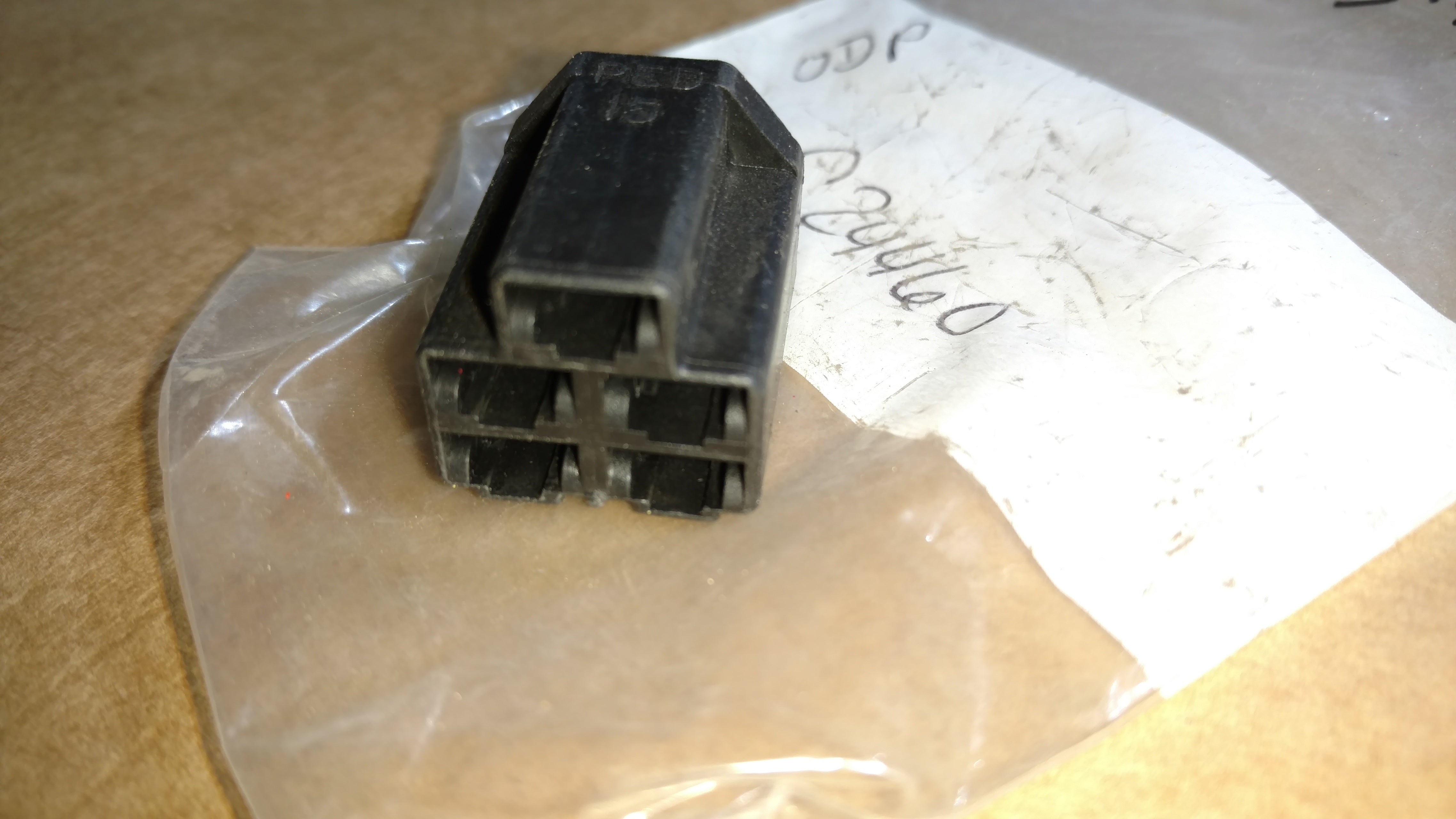 C24460 CONNECTOR - 5 CONTACT