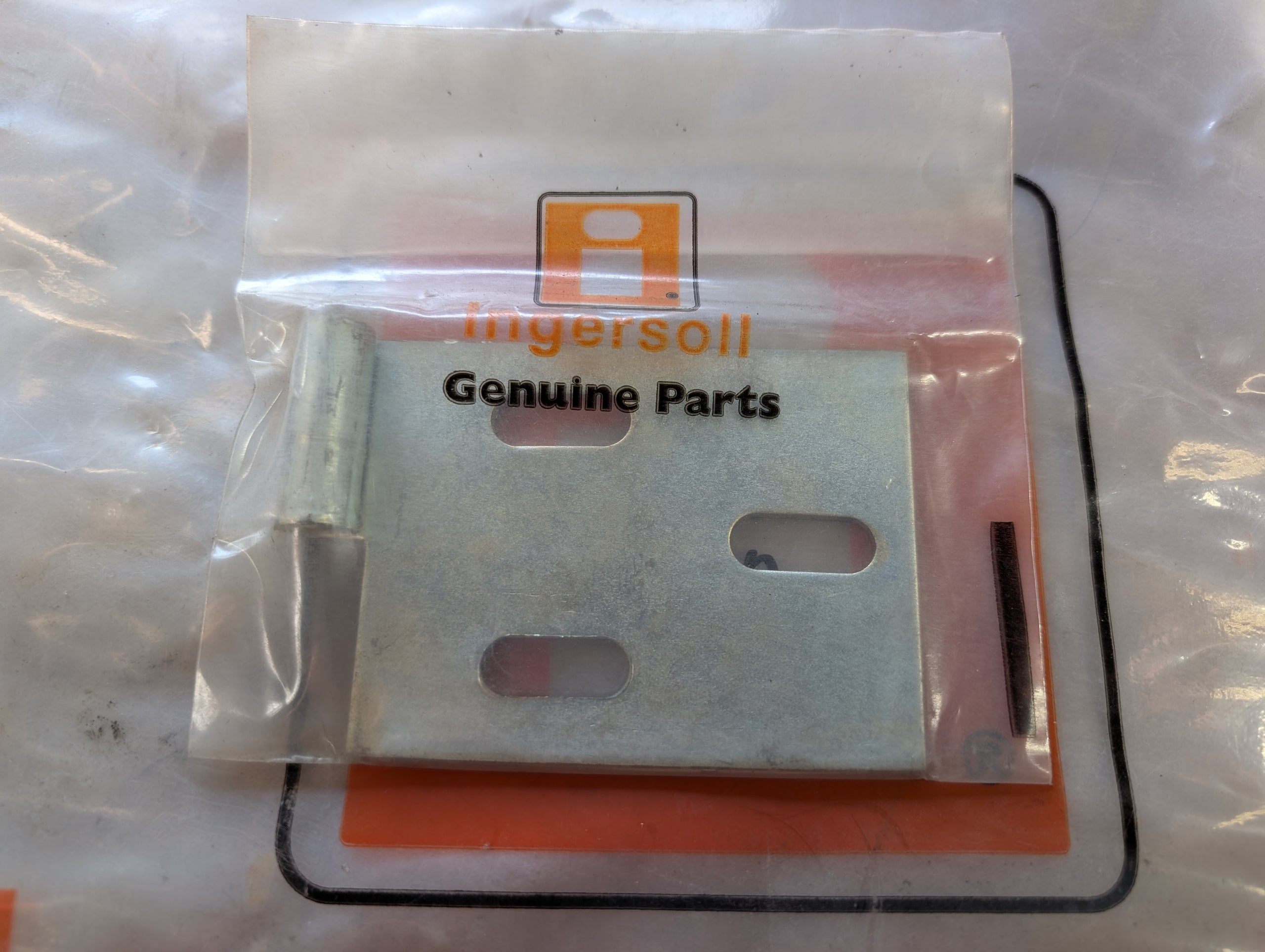 C24514 PLATE - CHUTE HANGER -ZP