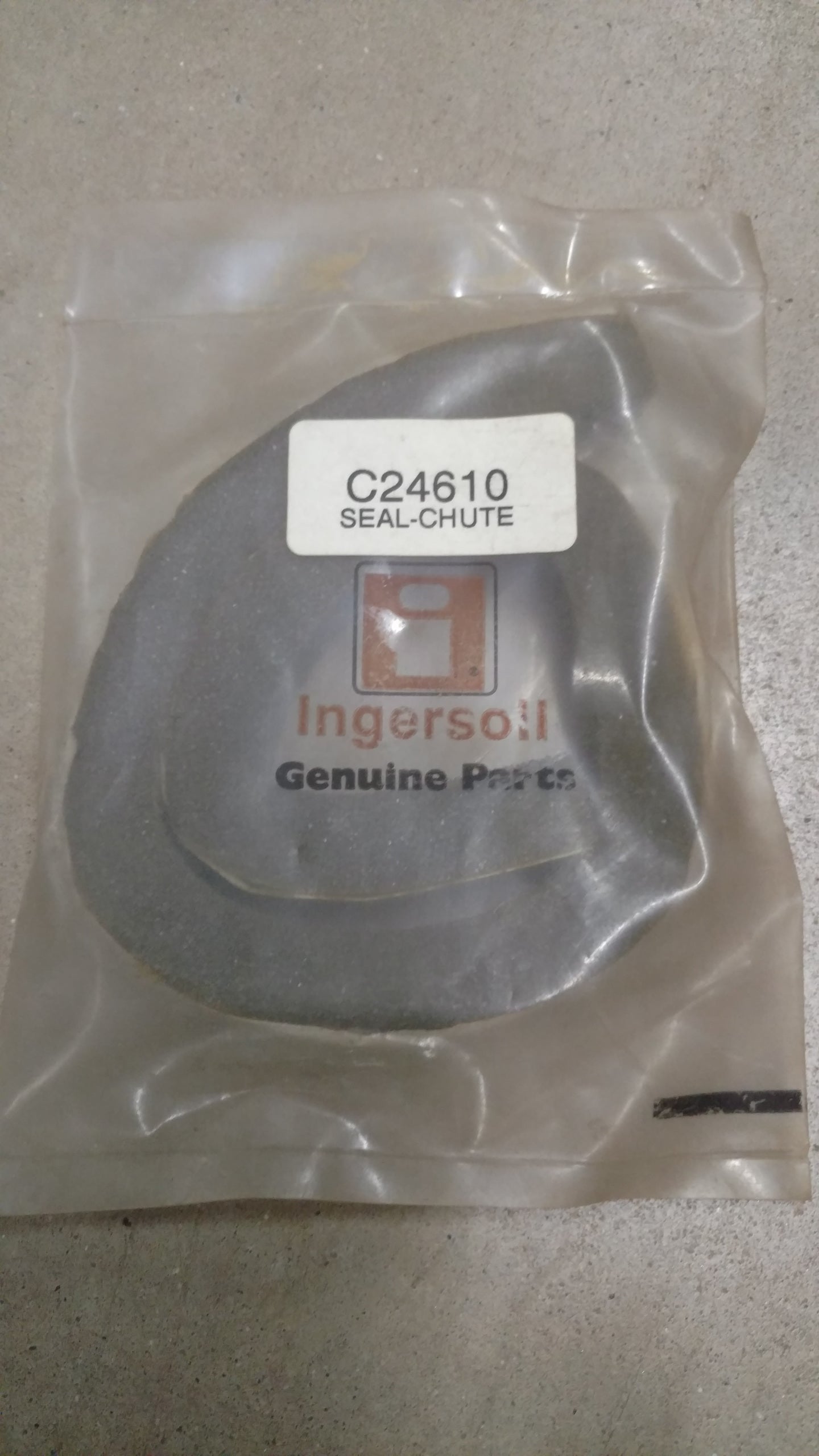 C24610 SEAL - CHUTE