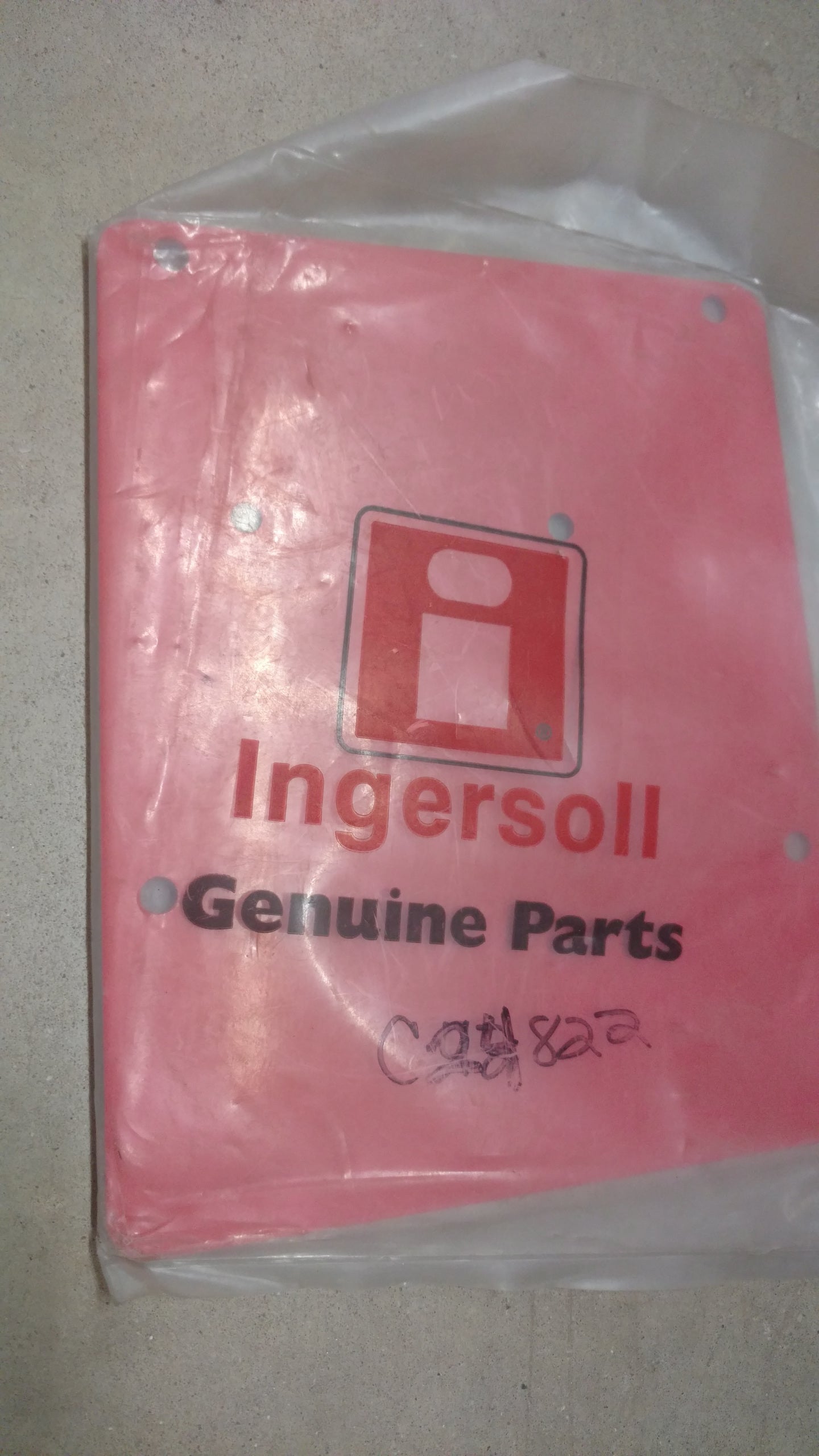 C24822 COVER - SERVICE APERTURE