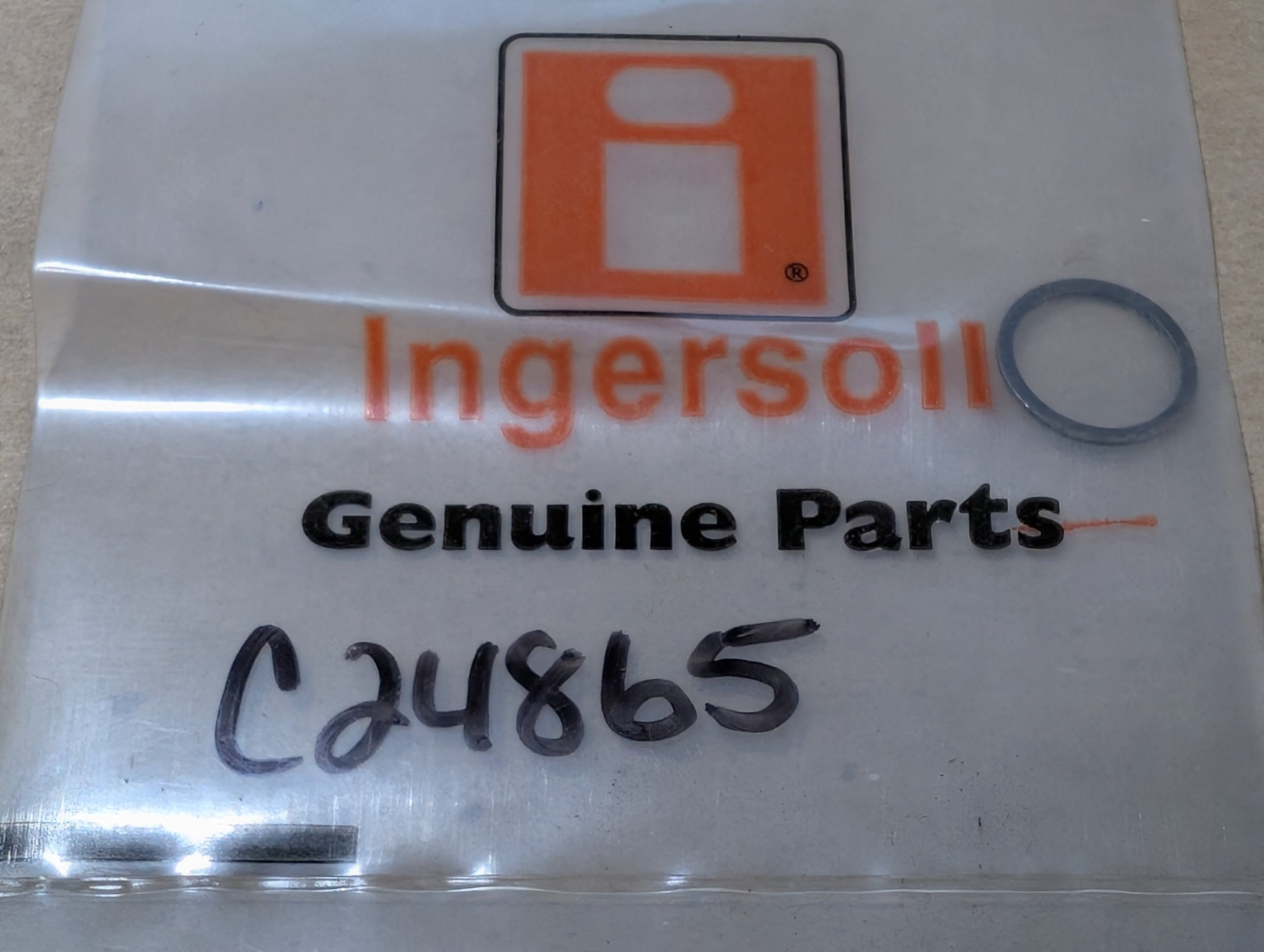 C24865 RING - RETAINER HYDRAULIC PUMP