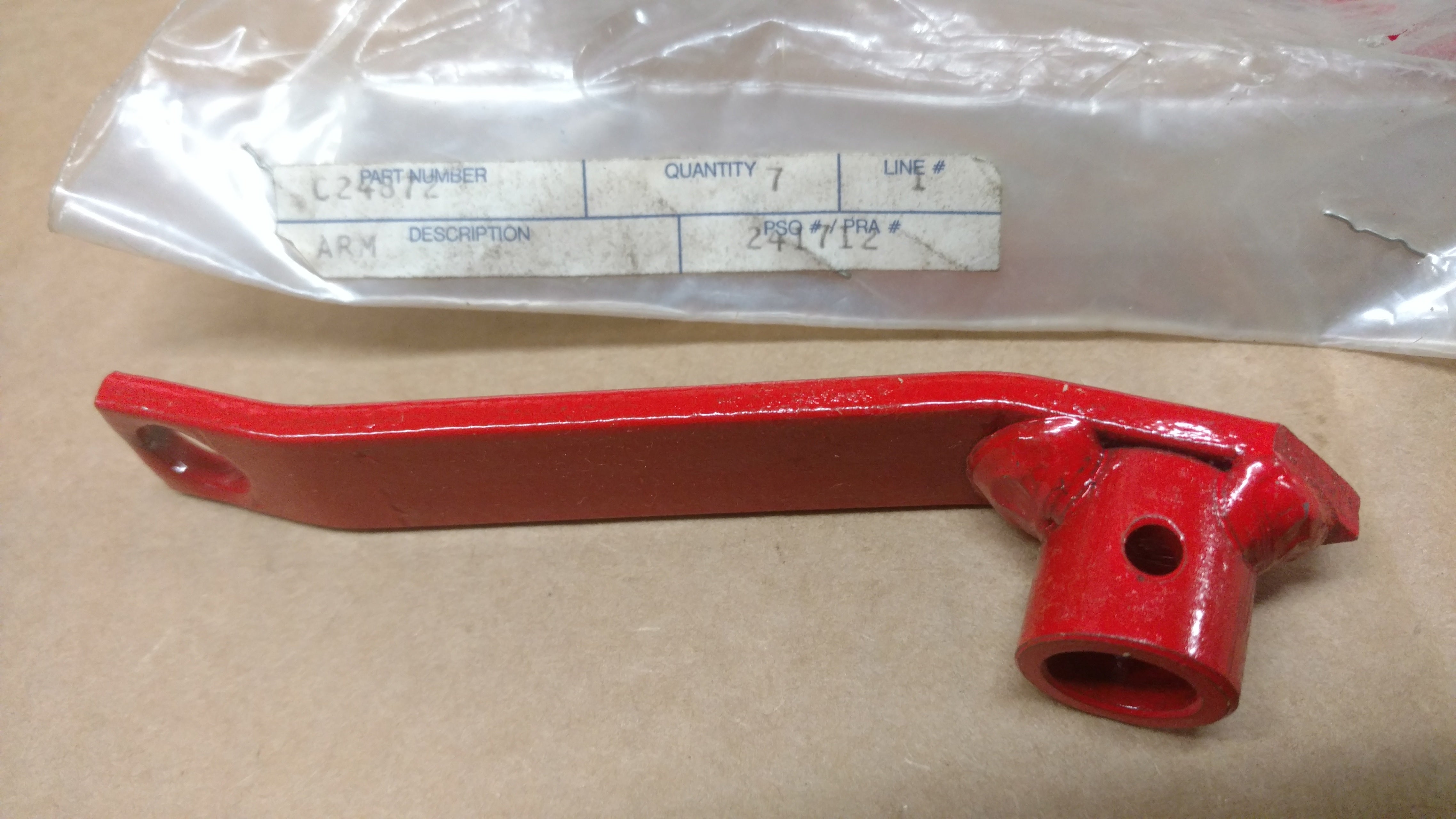 C24872 ARM; PTO ACTUATOR