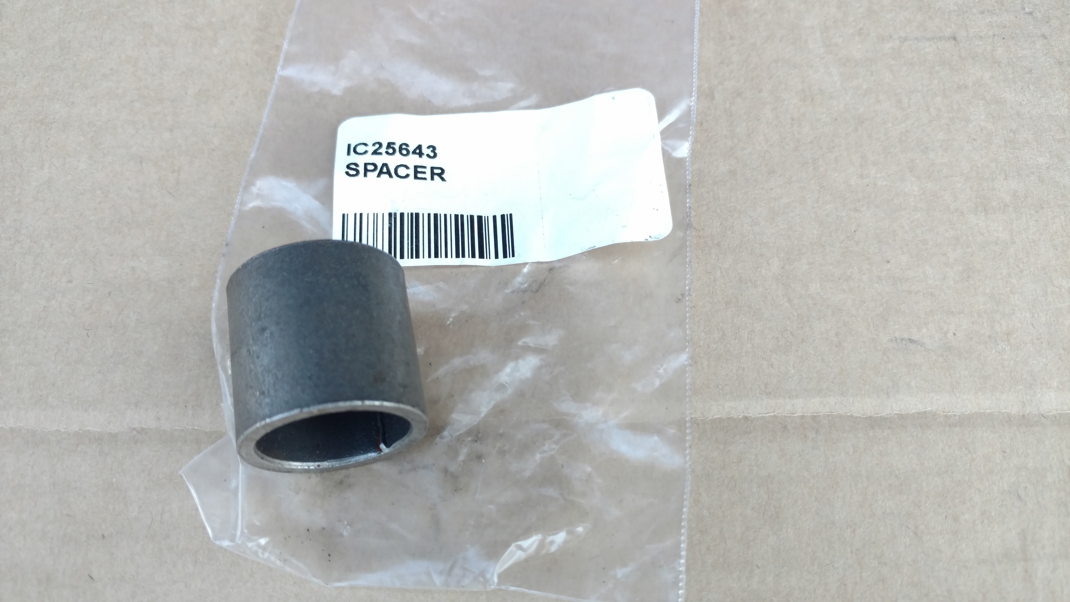 C25643 SPACER - SPINDLE RH (RM60)
