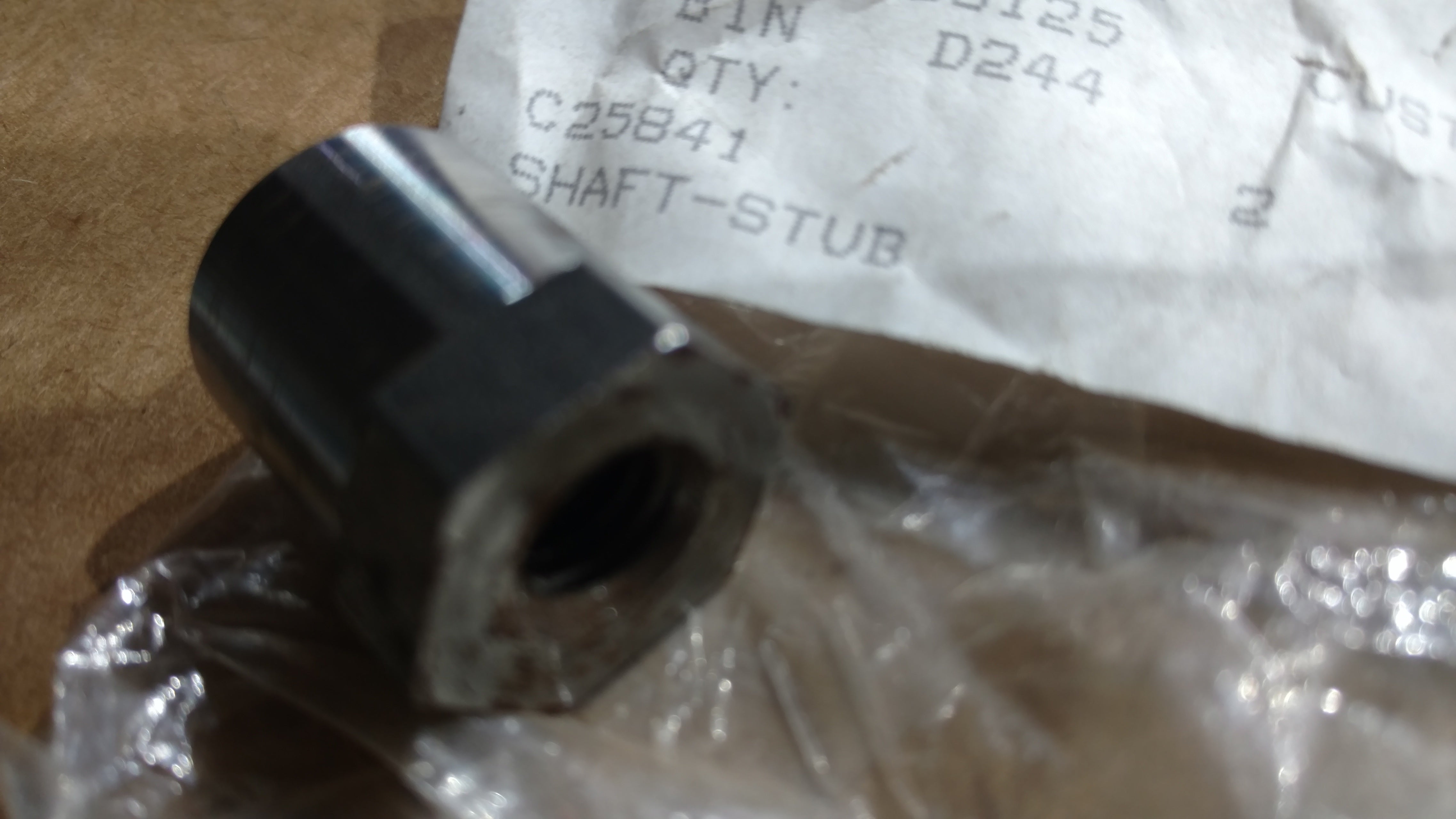 C25841 SHAFT - STUB : SNOWBLOWER