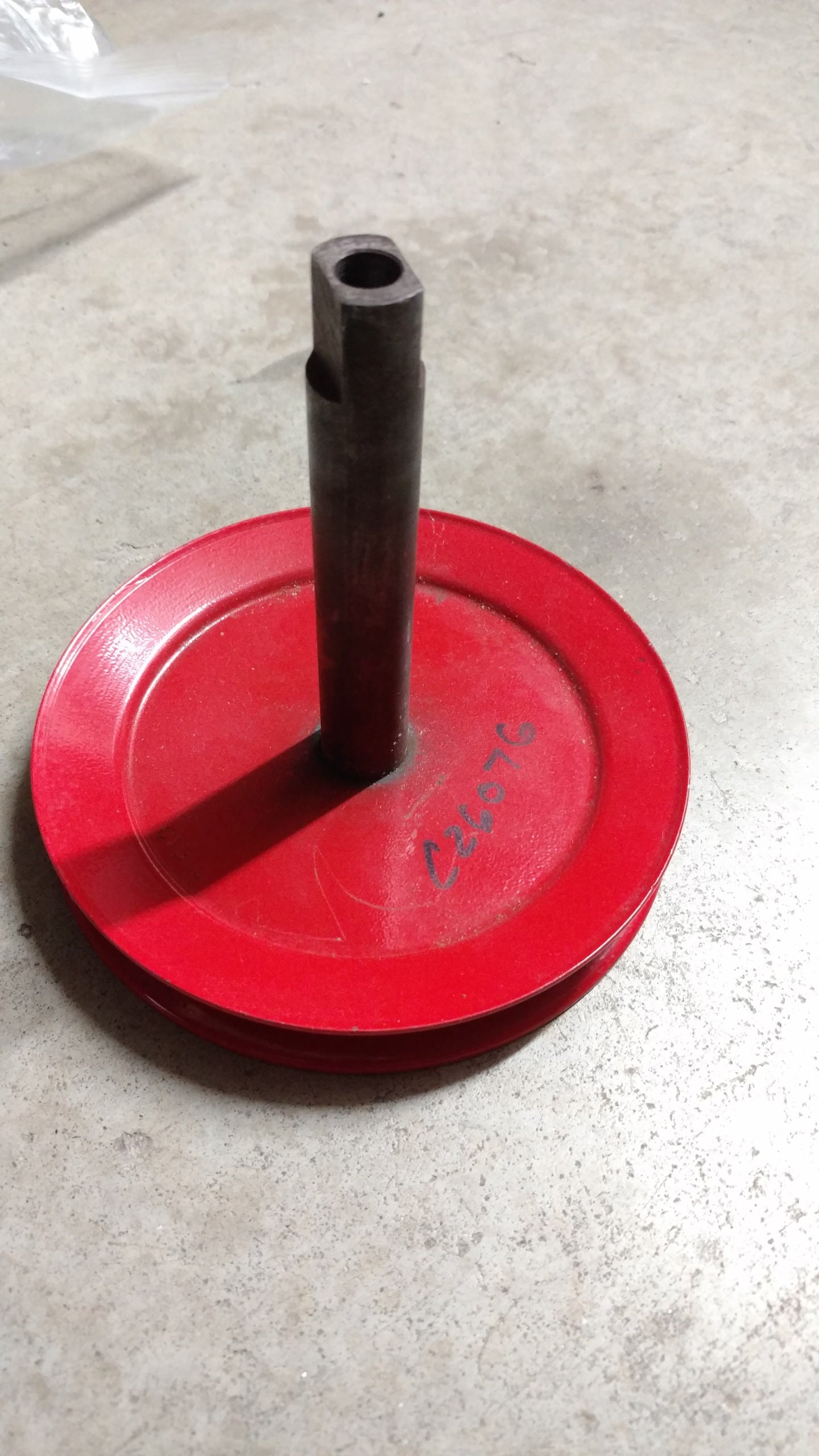 C26076 MOWER SPINDLE (L41 M41 N41)