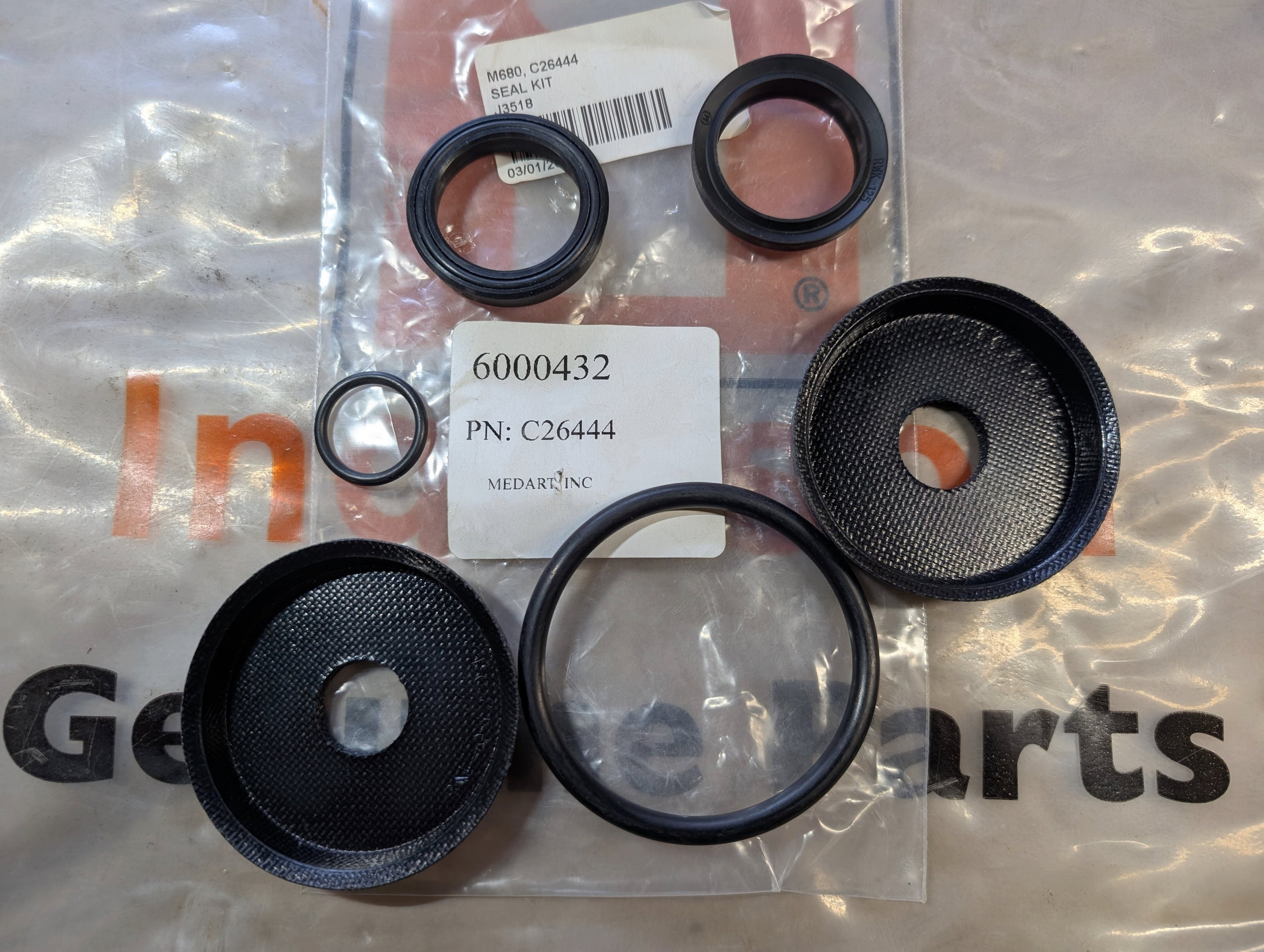 C26444 KIT - SEAL 648/6018 CYL-BUCKET