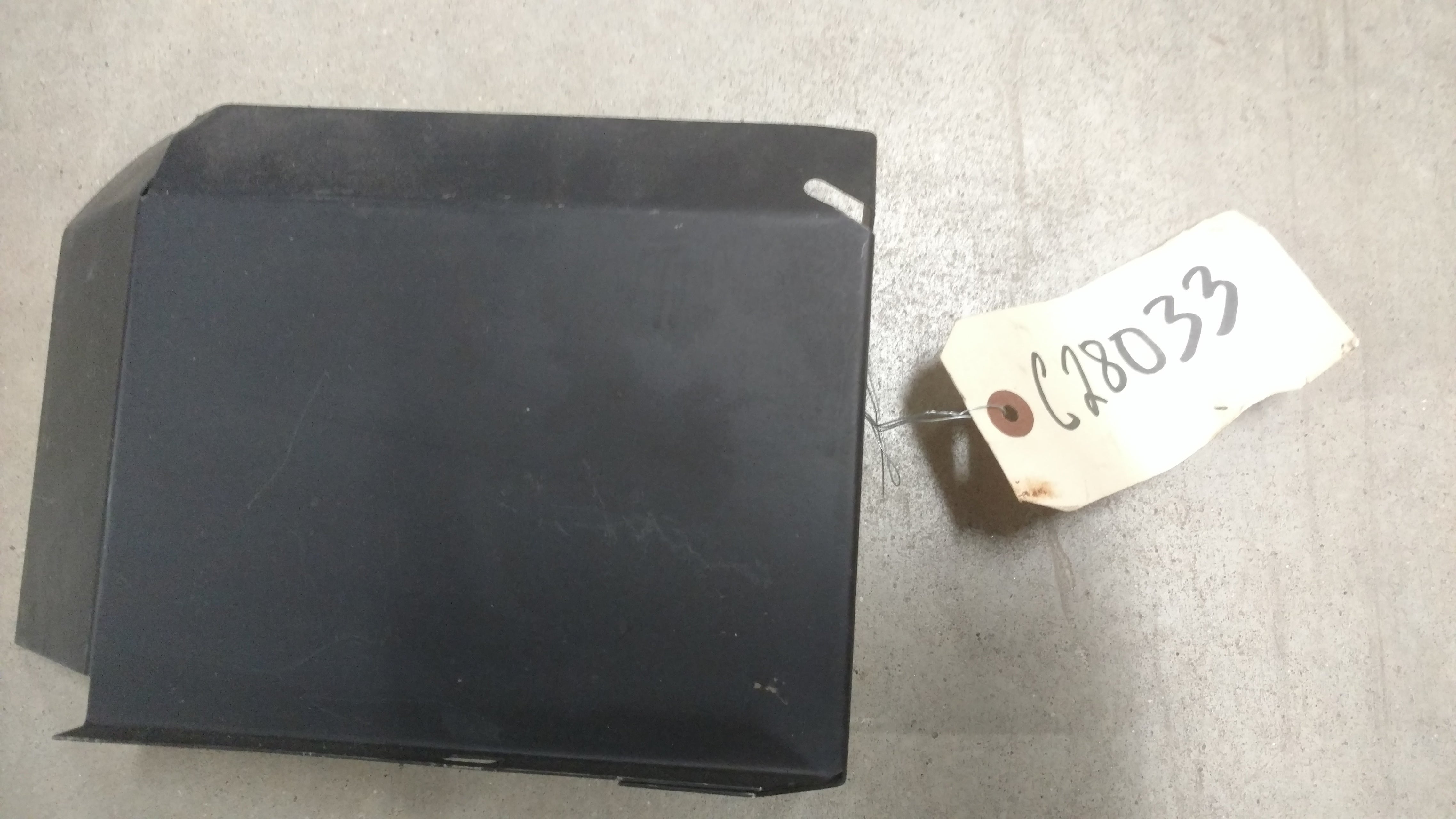 C28033 BAFFLE - L.H. (446)