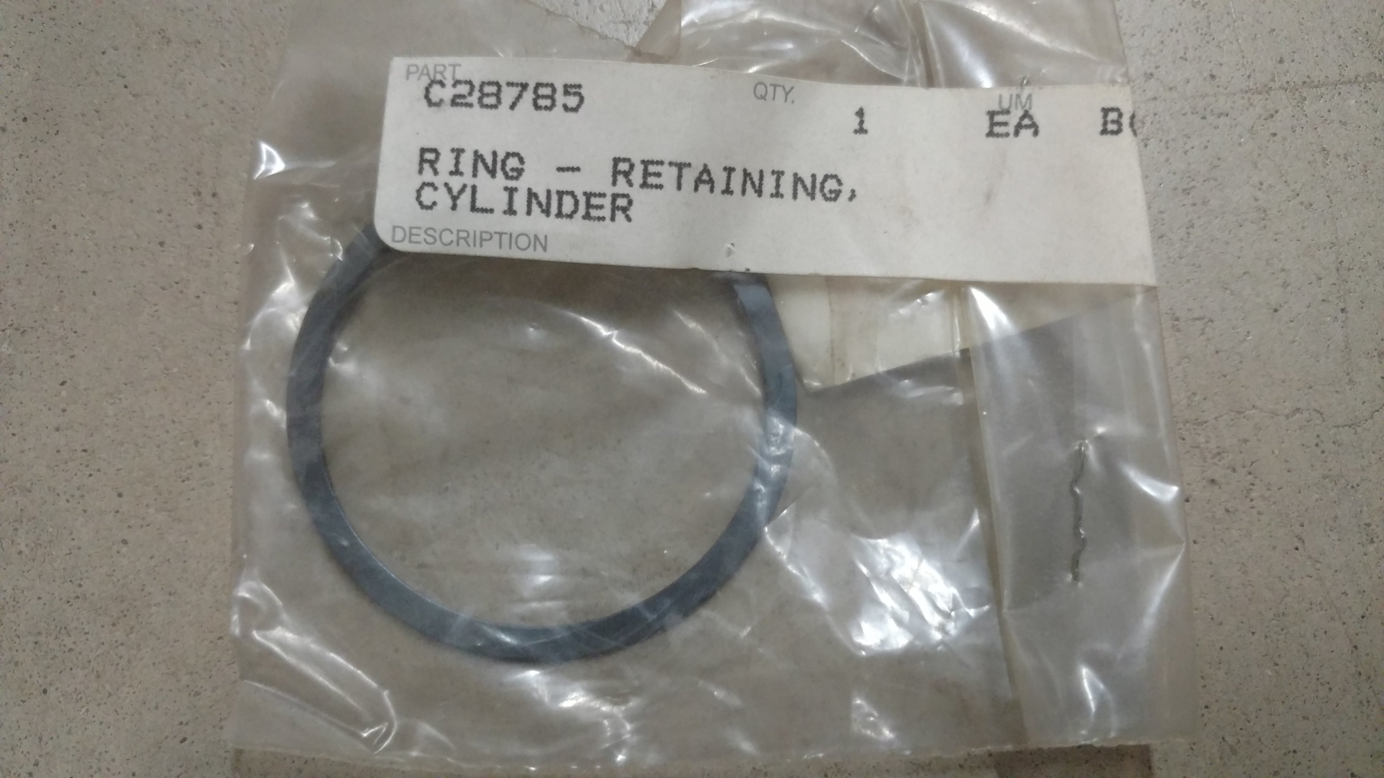 C28785 RING - RETAINING - CYLINDER