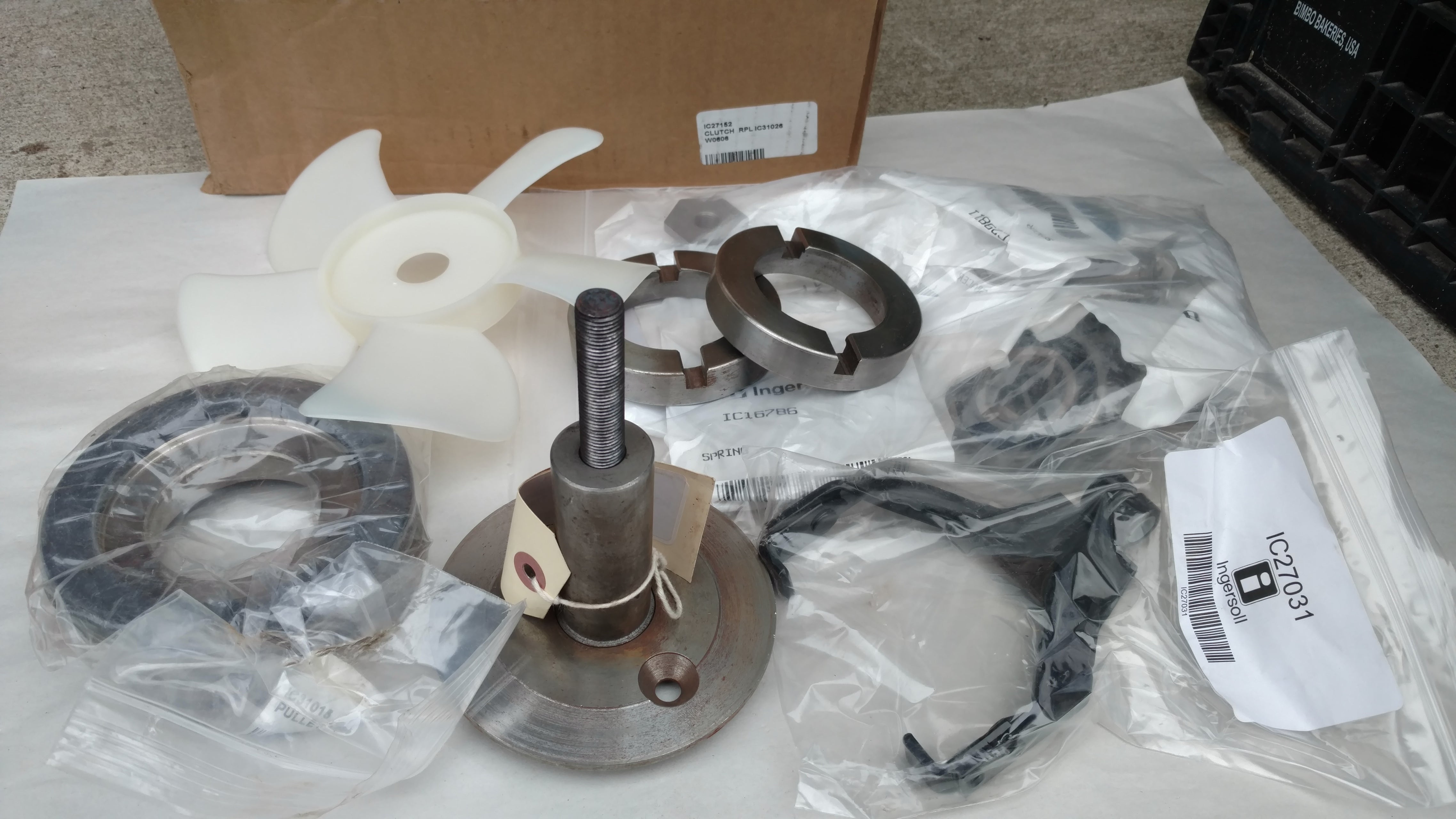C31026 REPL BY C27152 CLUTCH ASSY ONAN