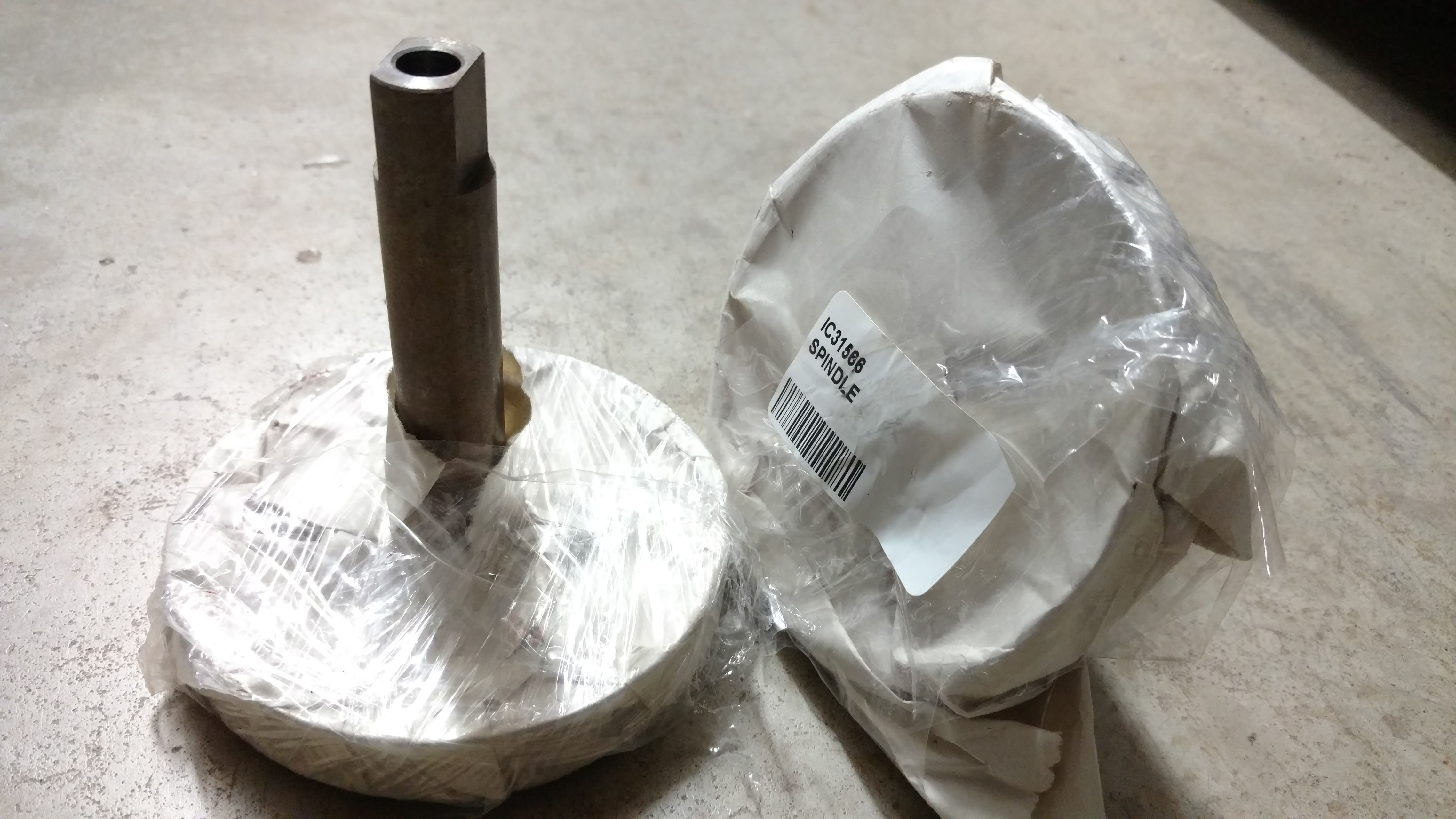 C31566 SPINDLE - OUTBOARD RM38 RM44 RM48