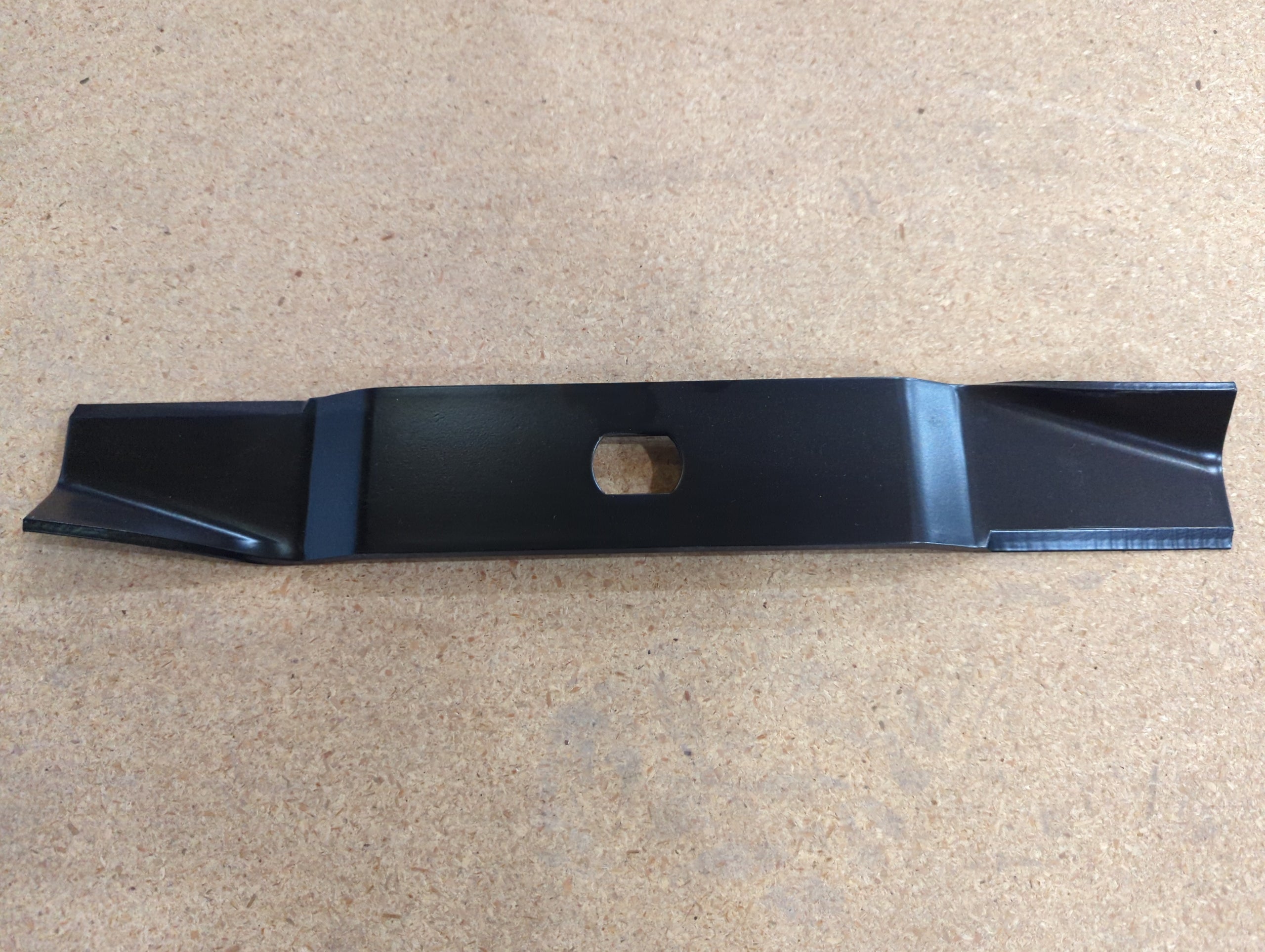 C31572 BLADE RM48 MOWER DECK
