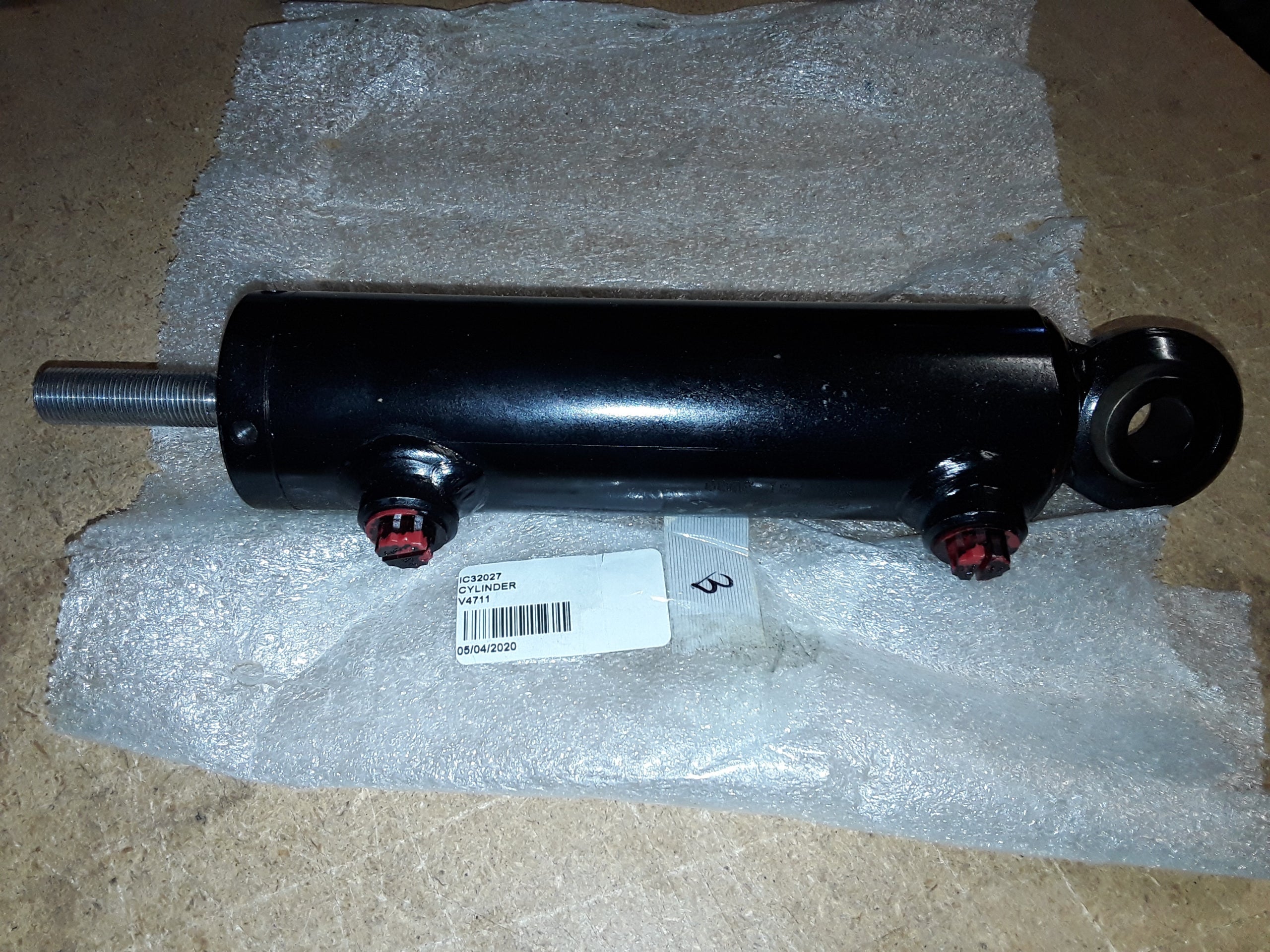C32027 CYLINDER (ASSY) HYD ST