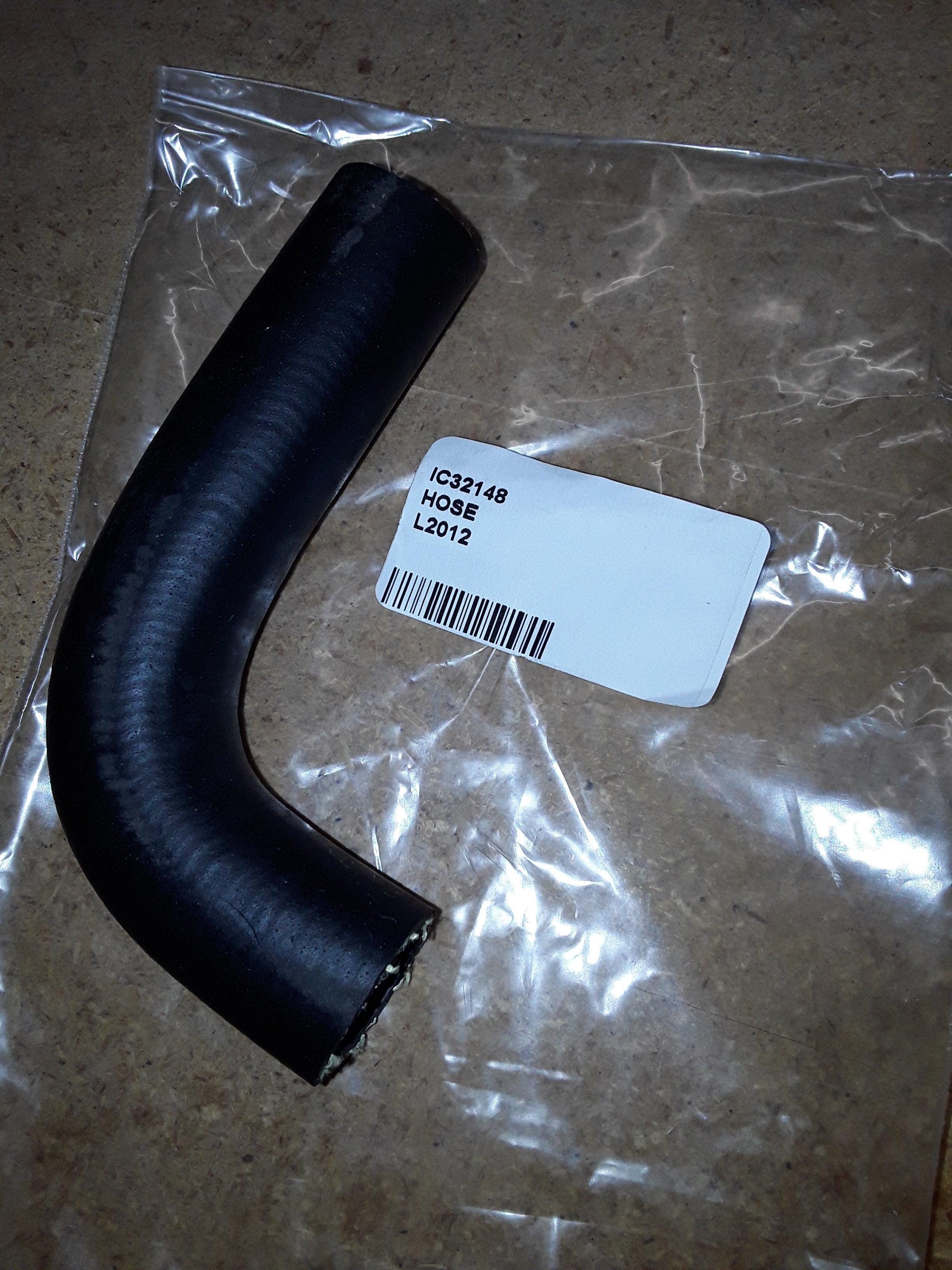 C32148 HOSE 90 DEG 3/4 IDx2.03x4.0