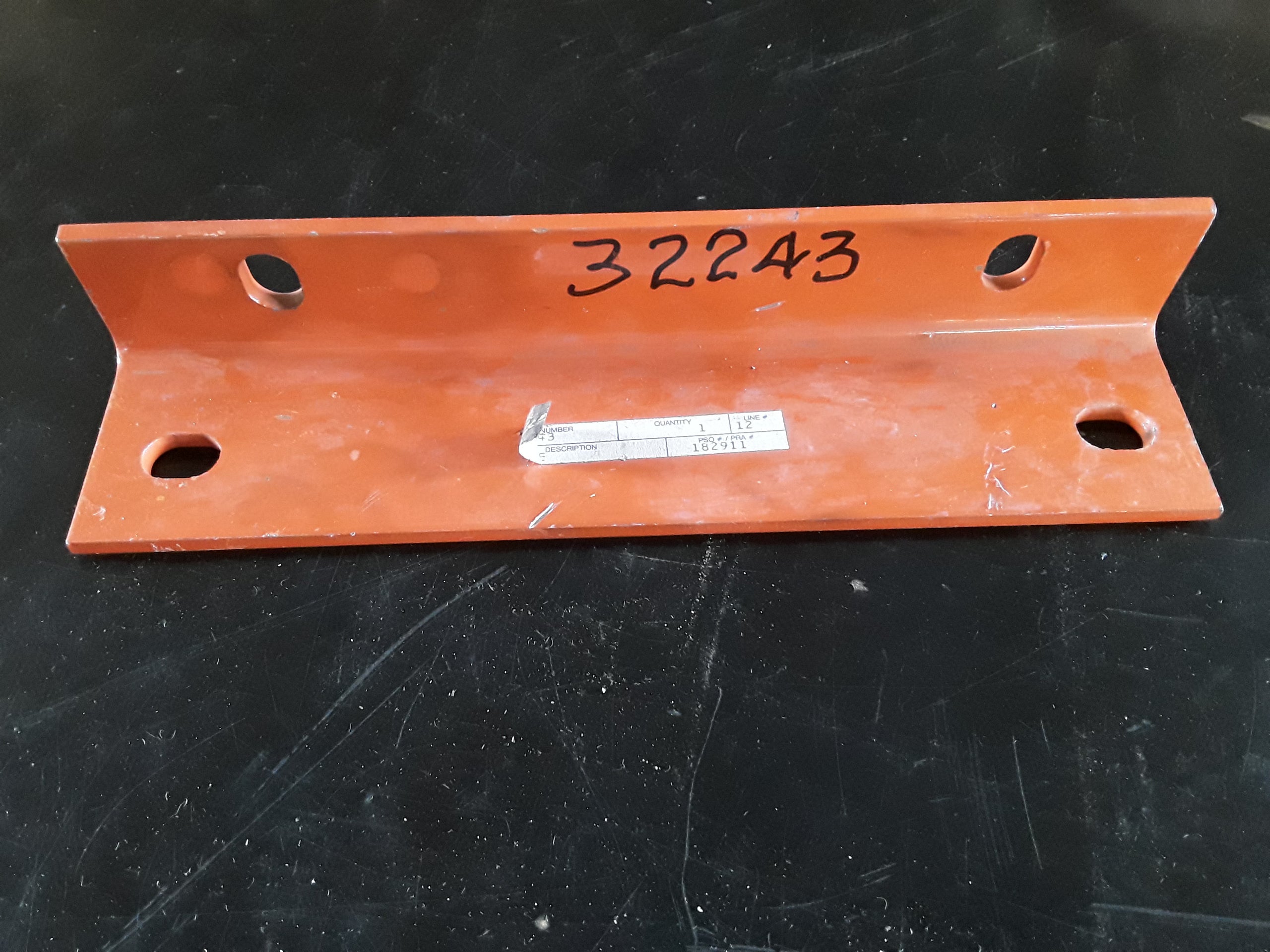 C32243 ANGLE - MOUNTING