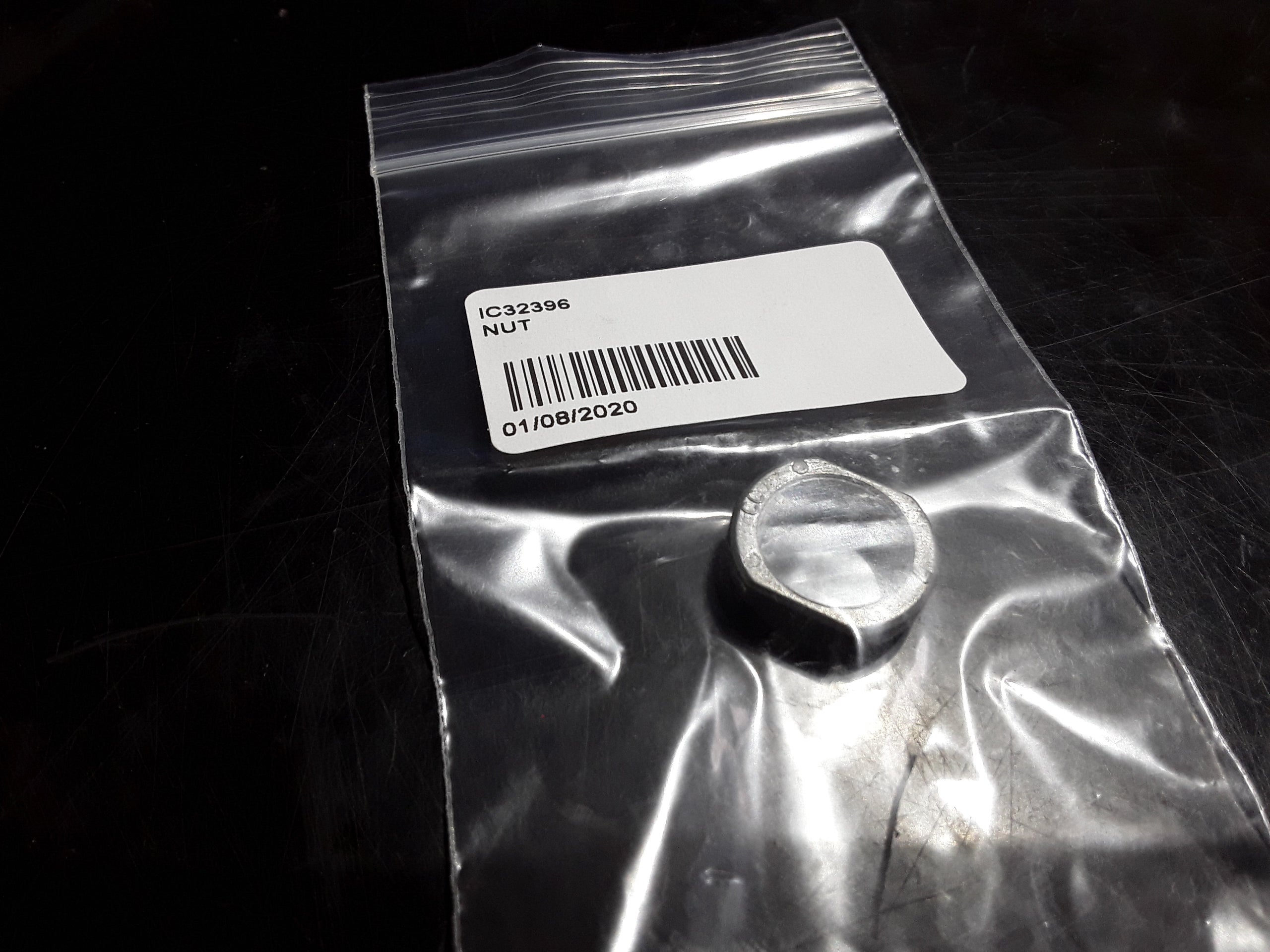 C32396 ( replaces G9021217 ) NUT 5/8-32 IGN. SWITCH