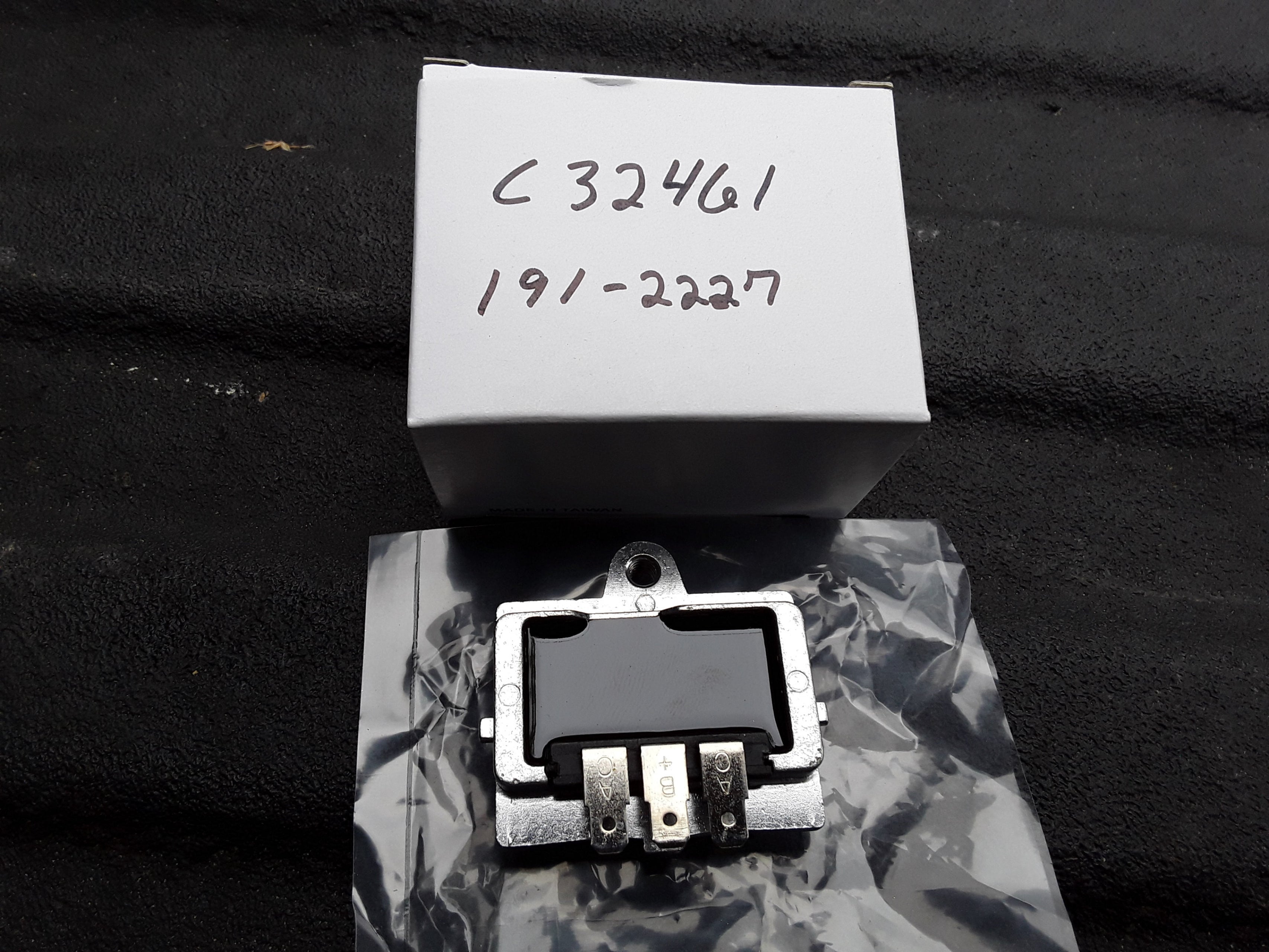 C32461 VOLTAGE REGULATOR / RECTIFIER - ONAN 191-2227