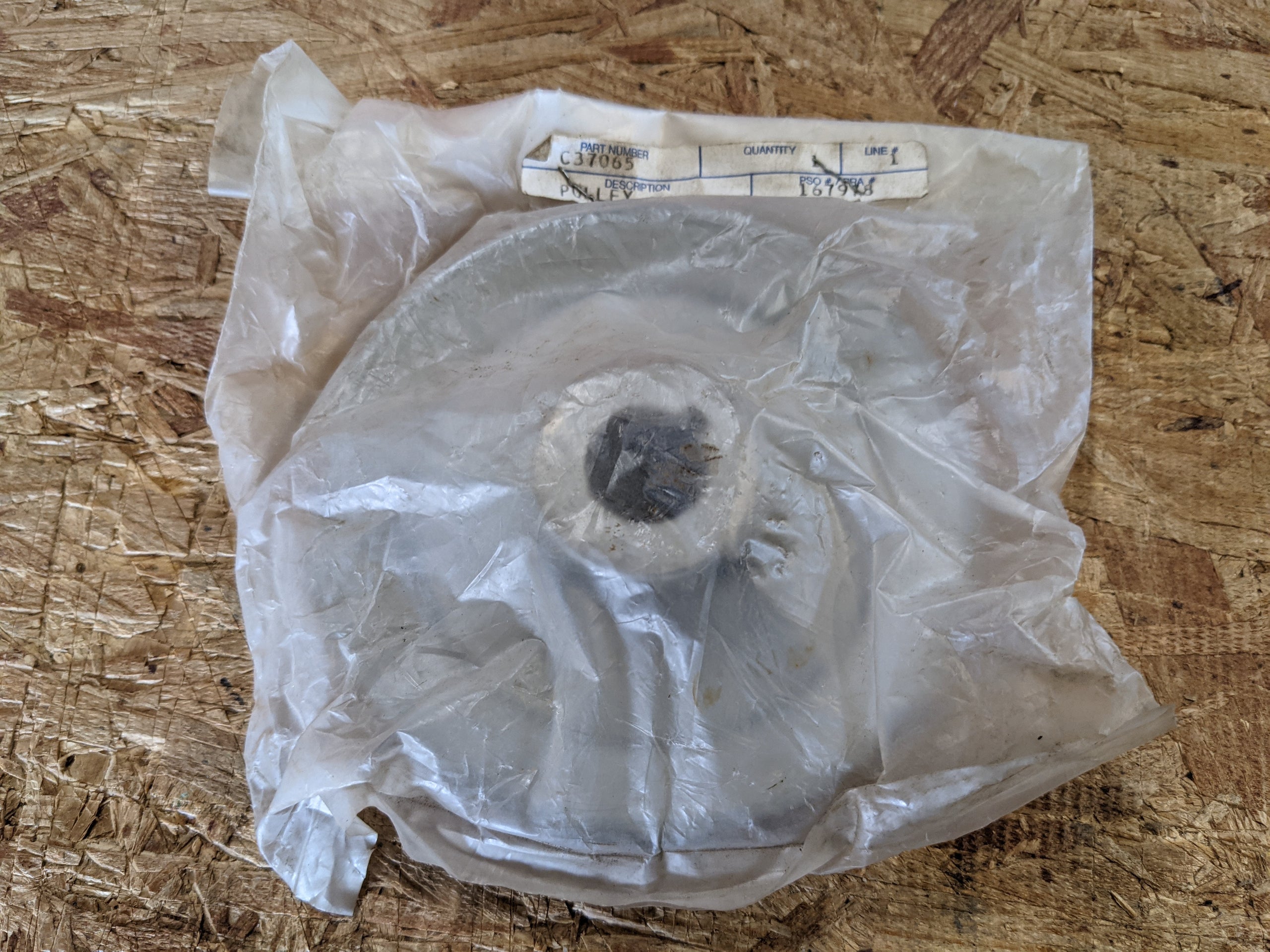 C37065 PULLEY- V 