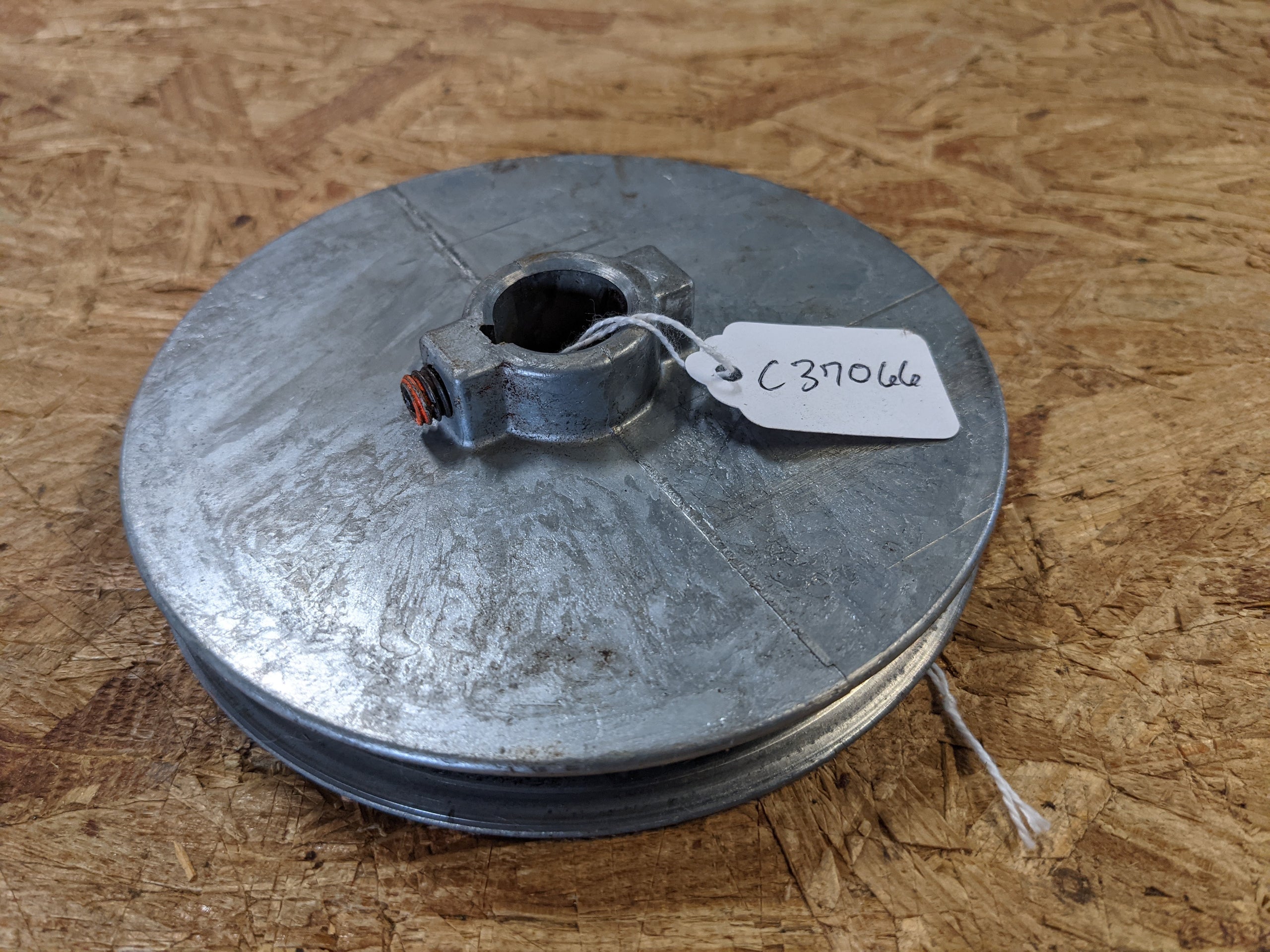 C37066 PULLEY- V 
