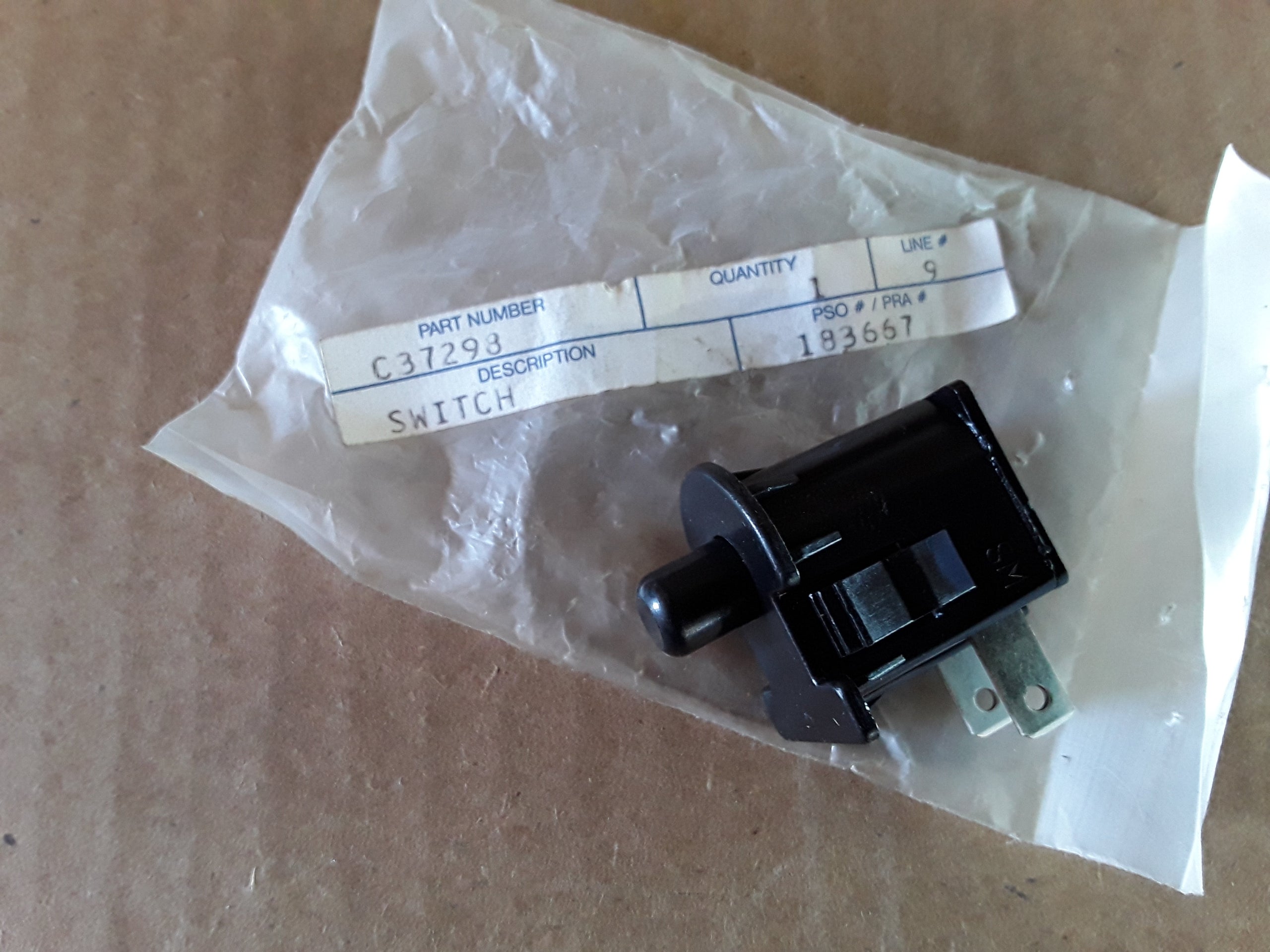 C37298 SWITCH - SAFETY SEAT (BLACK)