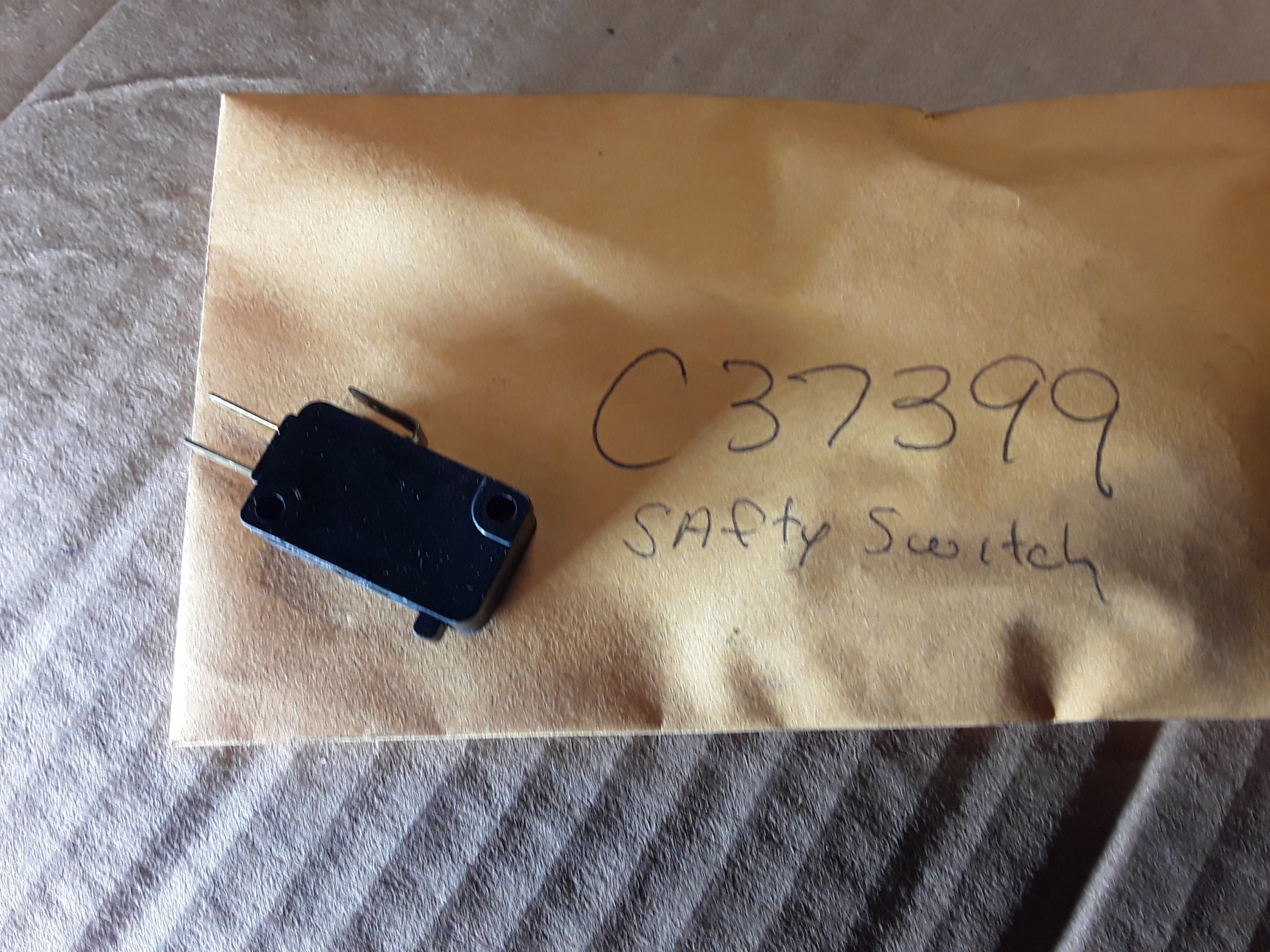 C37399 SWITCH - MICRO (LESS LEVER)