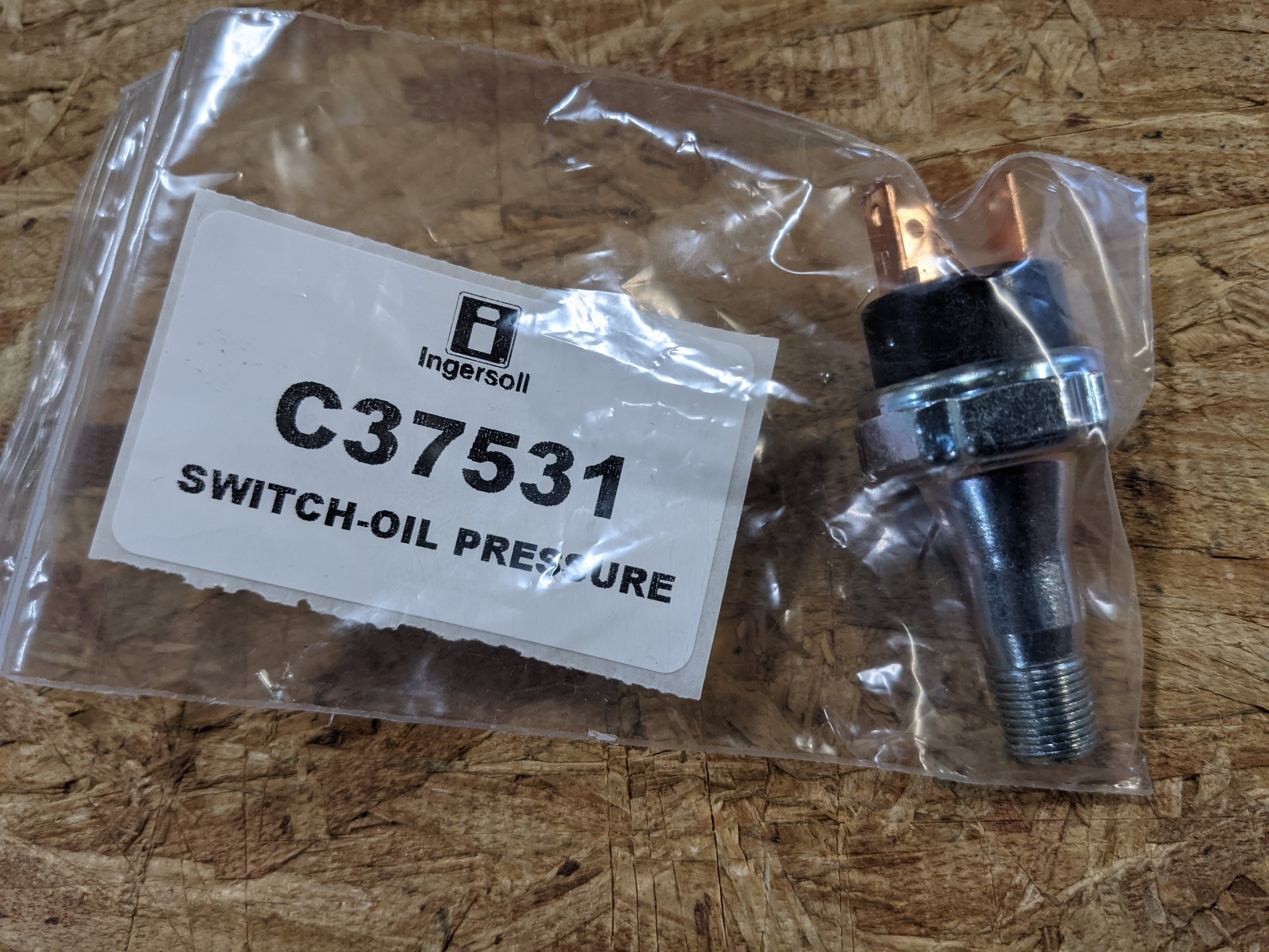 C37531 ( replaces G9005017 ) SWITCH - OIL PRESSURE
