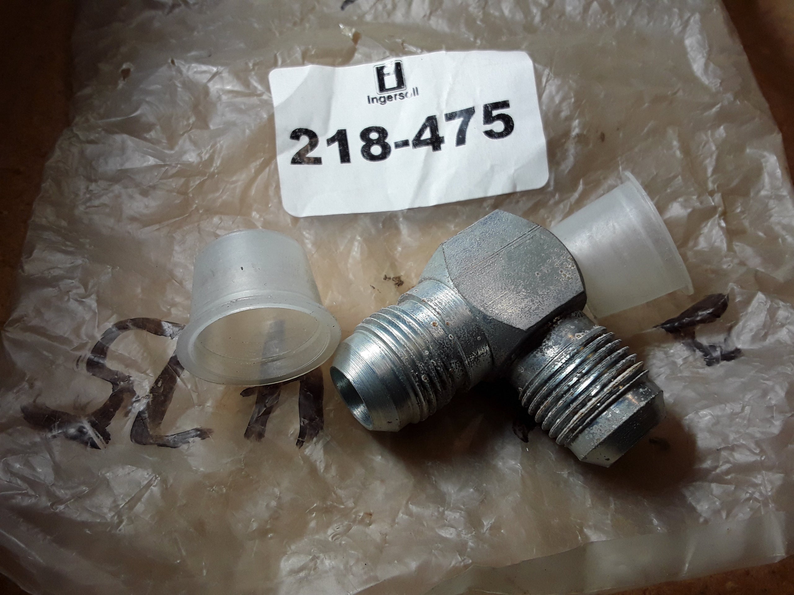 218-475 FIT'G 90 UNION ELBOW 5/8T 37F