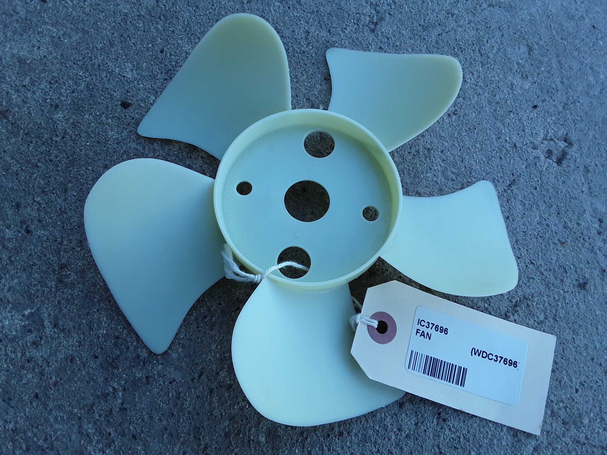 C37696 ( replaces G9004527 ) FAN CCW ROTATION 8.0 DIA.