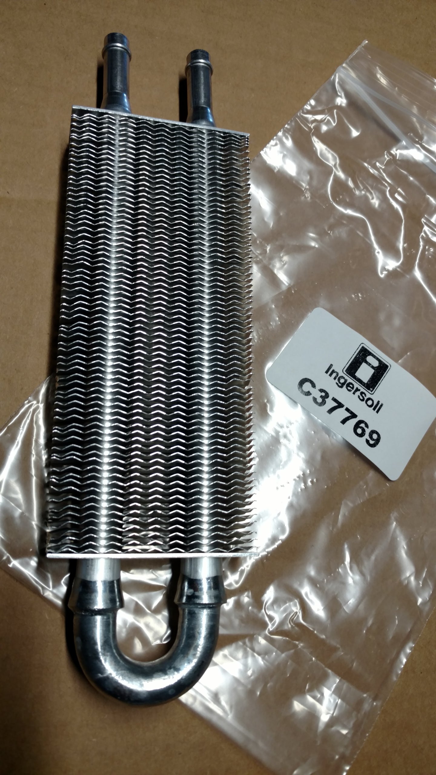 C37769 ( replaces G9008164 ) COOLER - HYD. OIL