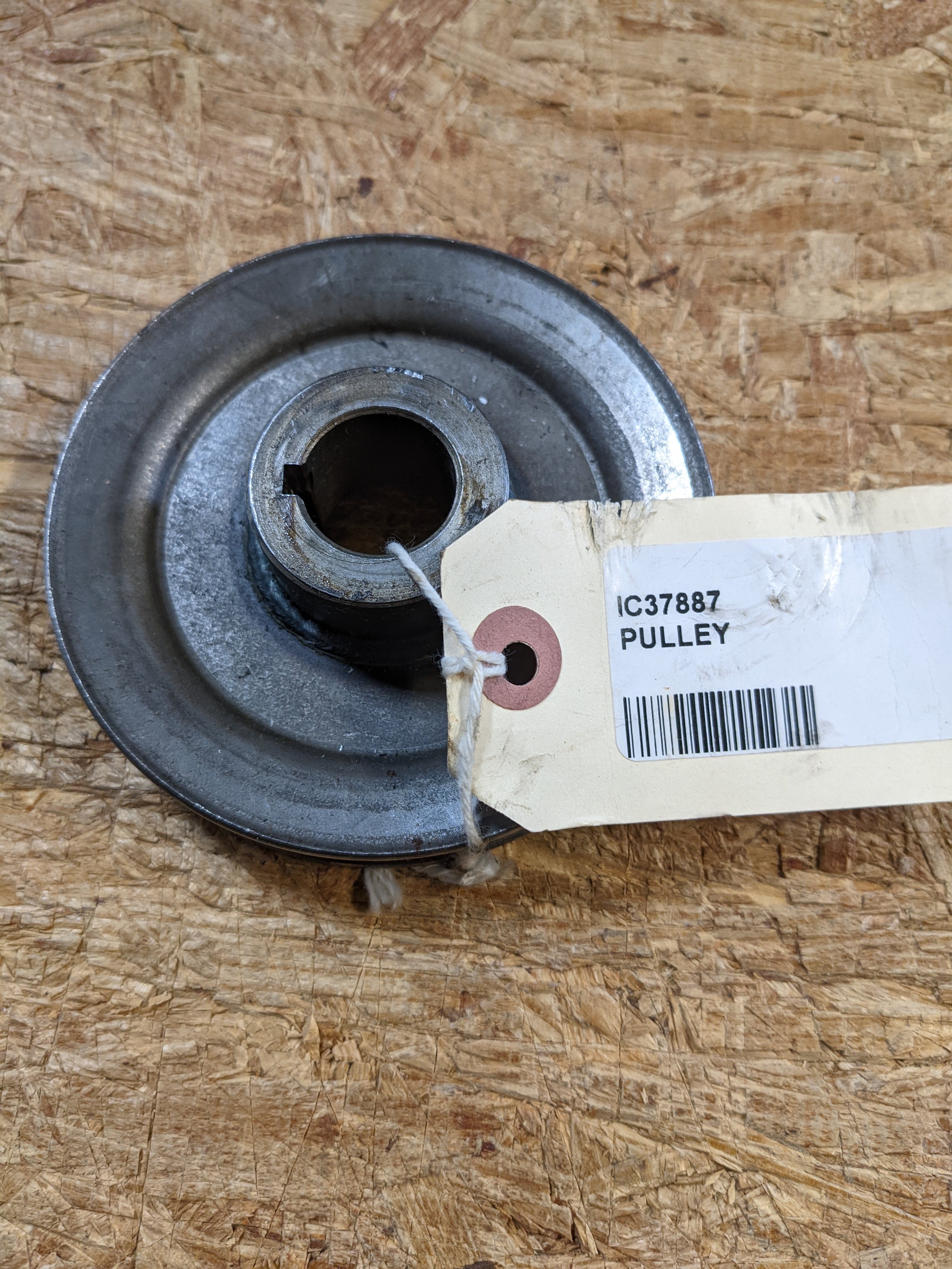 C37887 ( replaces G9002507 ) PULLEY-V Ax4.13x.876 HUB GRAZER 900-2507