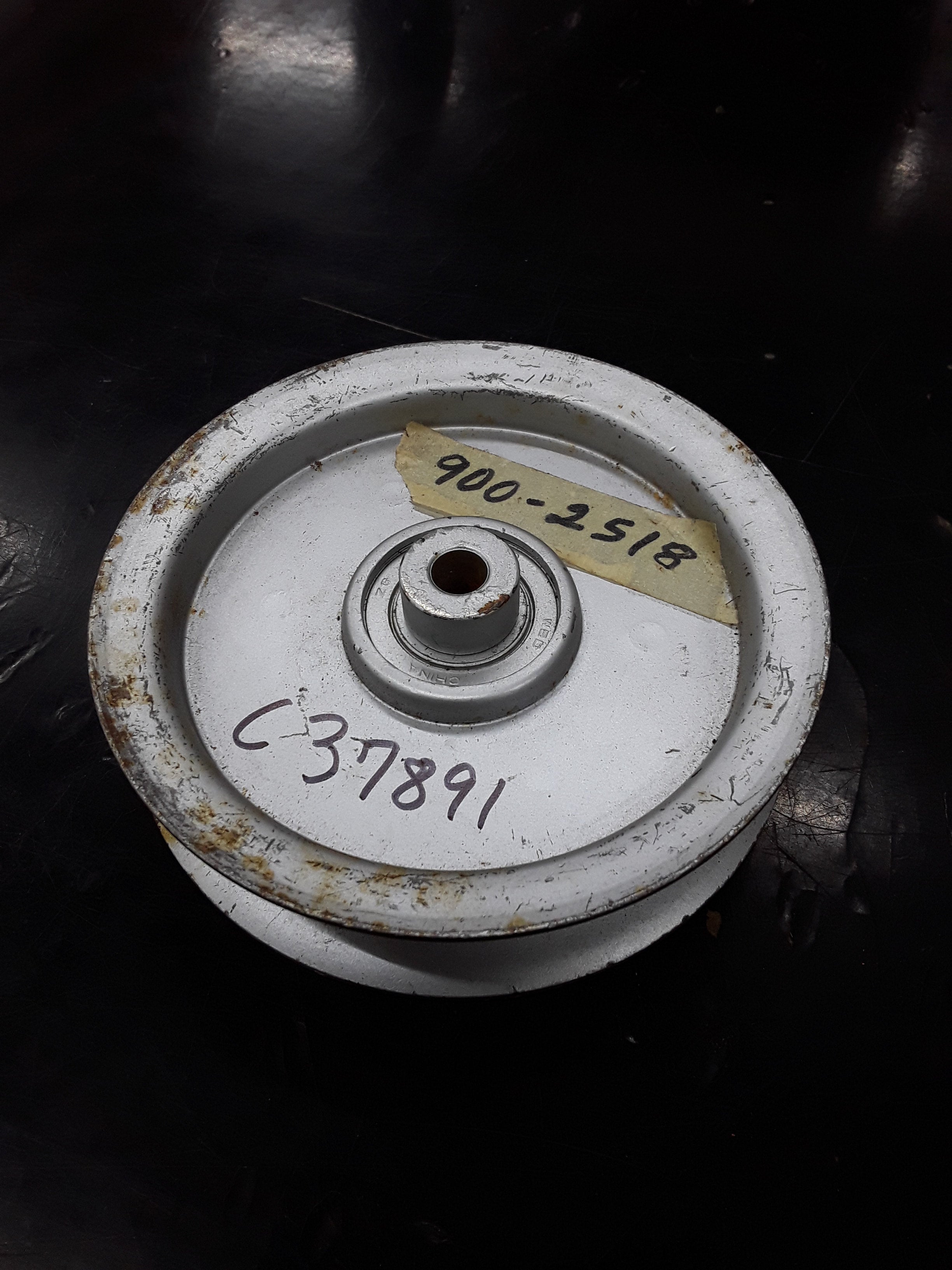 C37891 ( replaces G9002518 ) PULLEY- FLAT IDLER GRAZER 900-2518