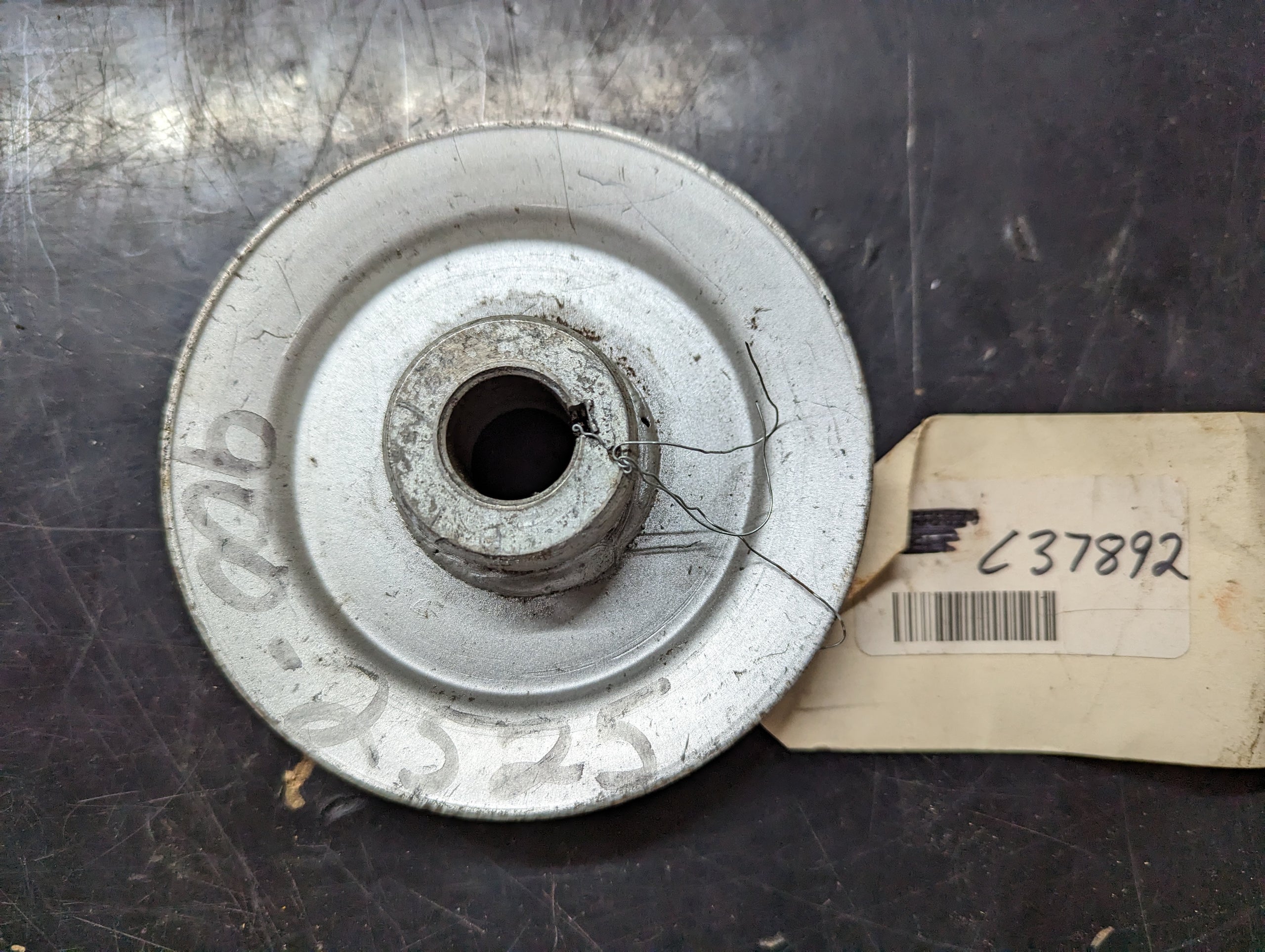 C37892 ( replaces G9002525 ) PULLEY- V 