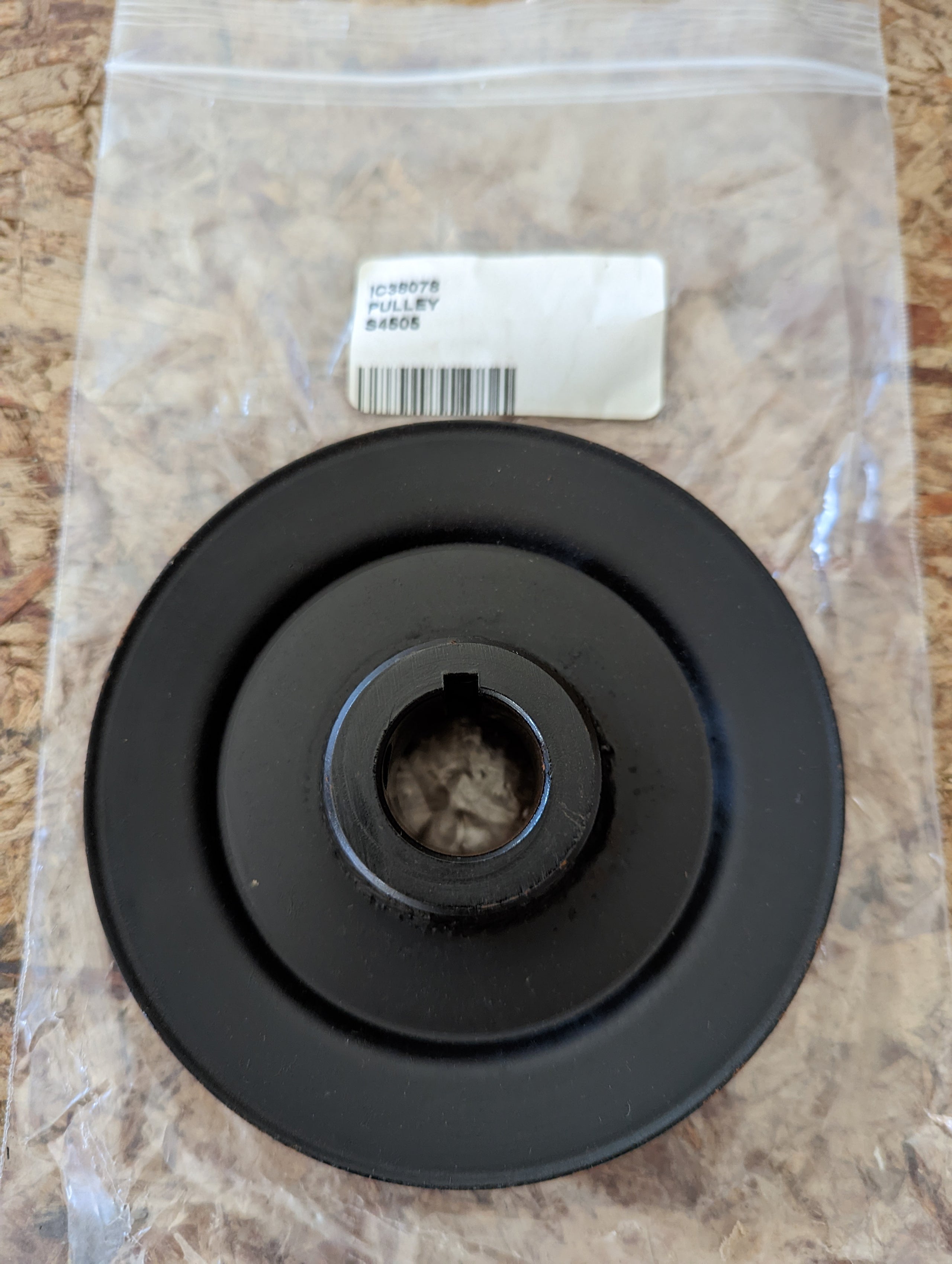 C38078 ( replaces G9002557 ) PULLEY-V 