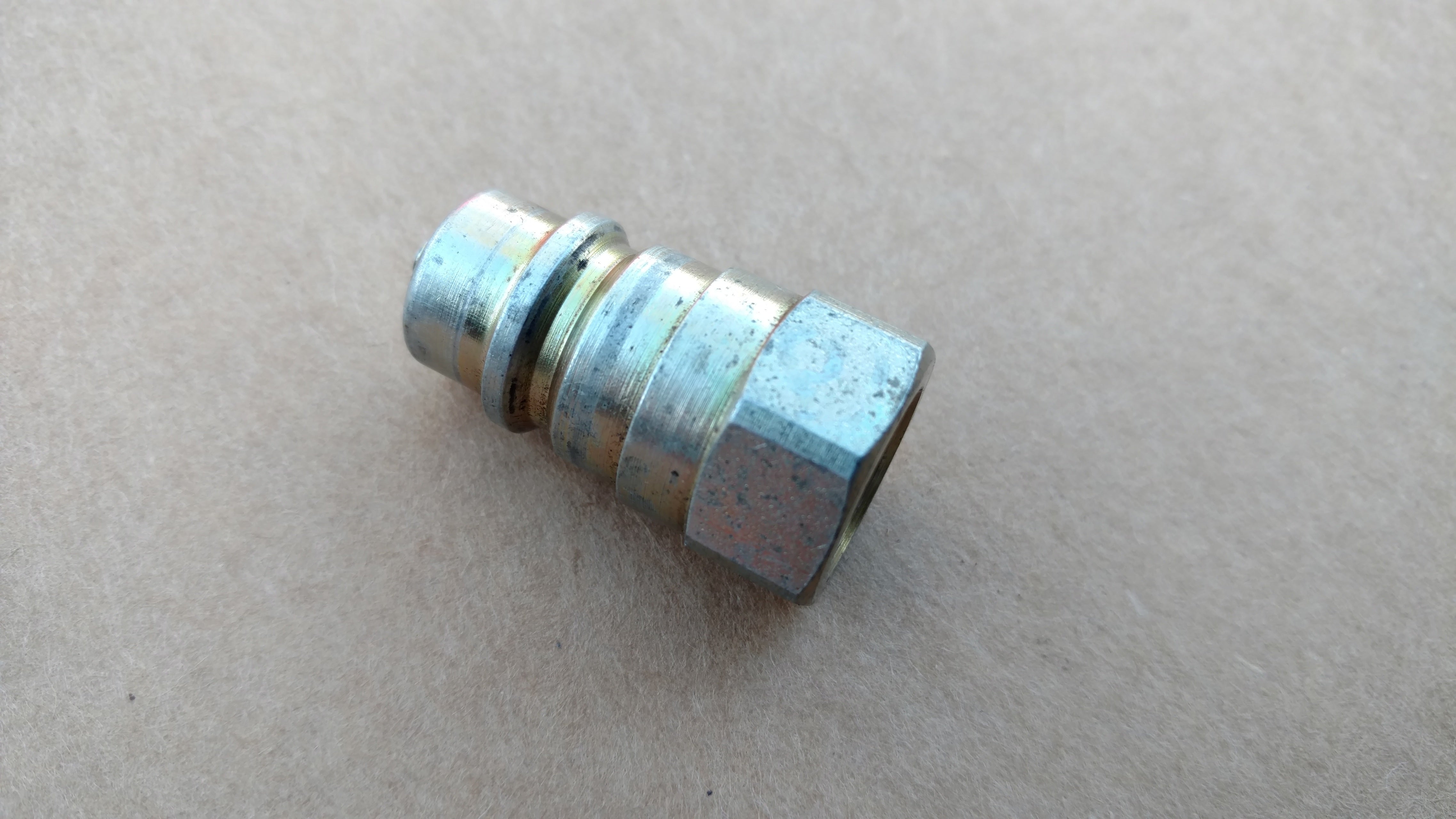 C41043 COUPLING - MALE 1/4 QUICK DISC.