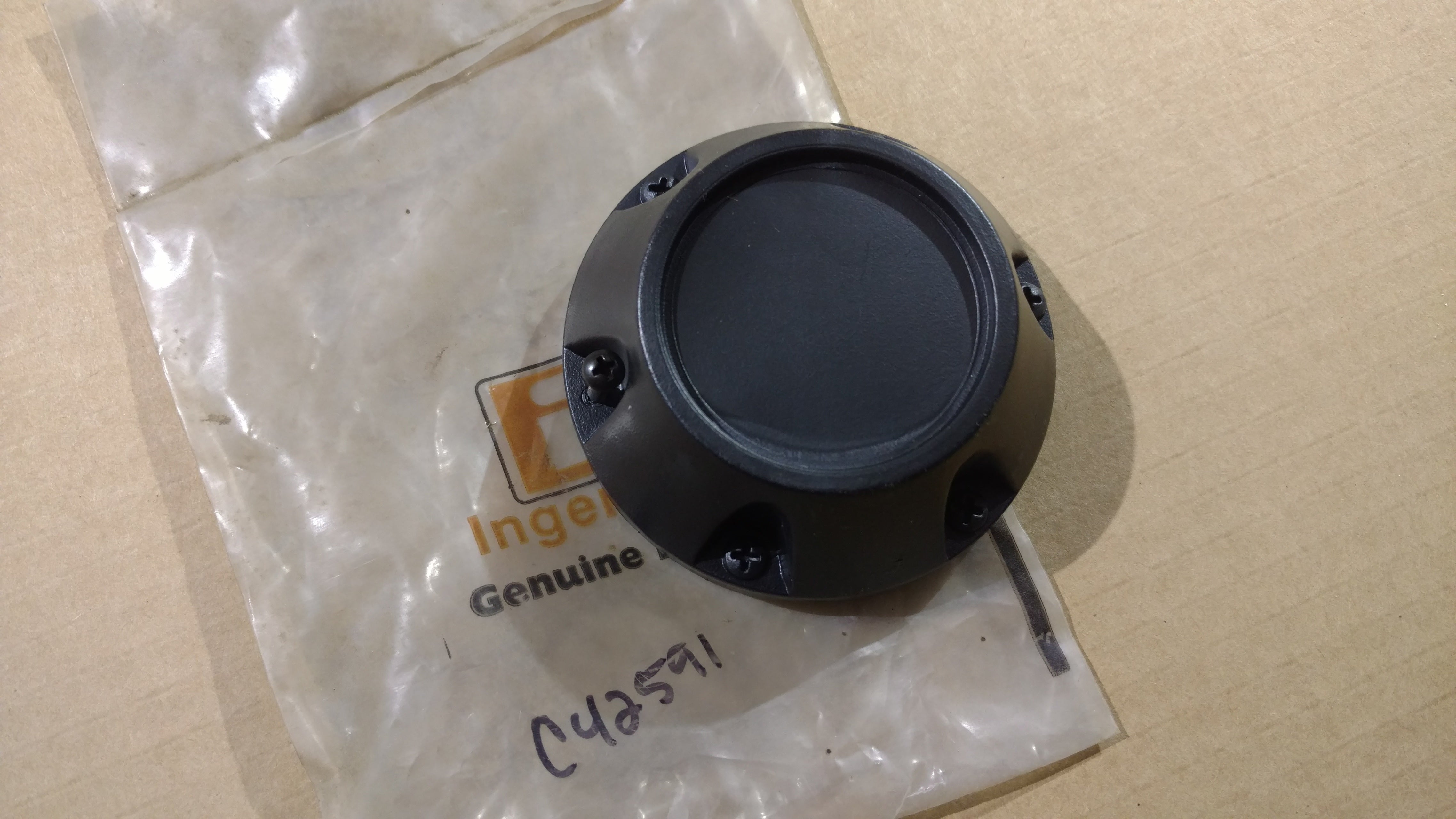 C42591 CAP - STEERING WHEEL C34302