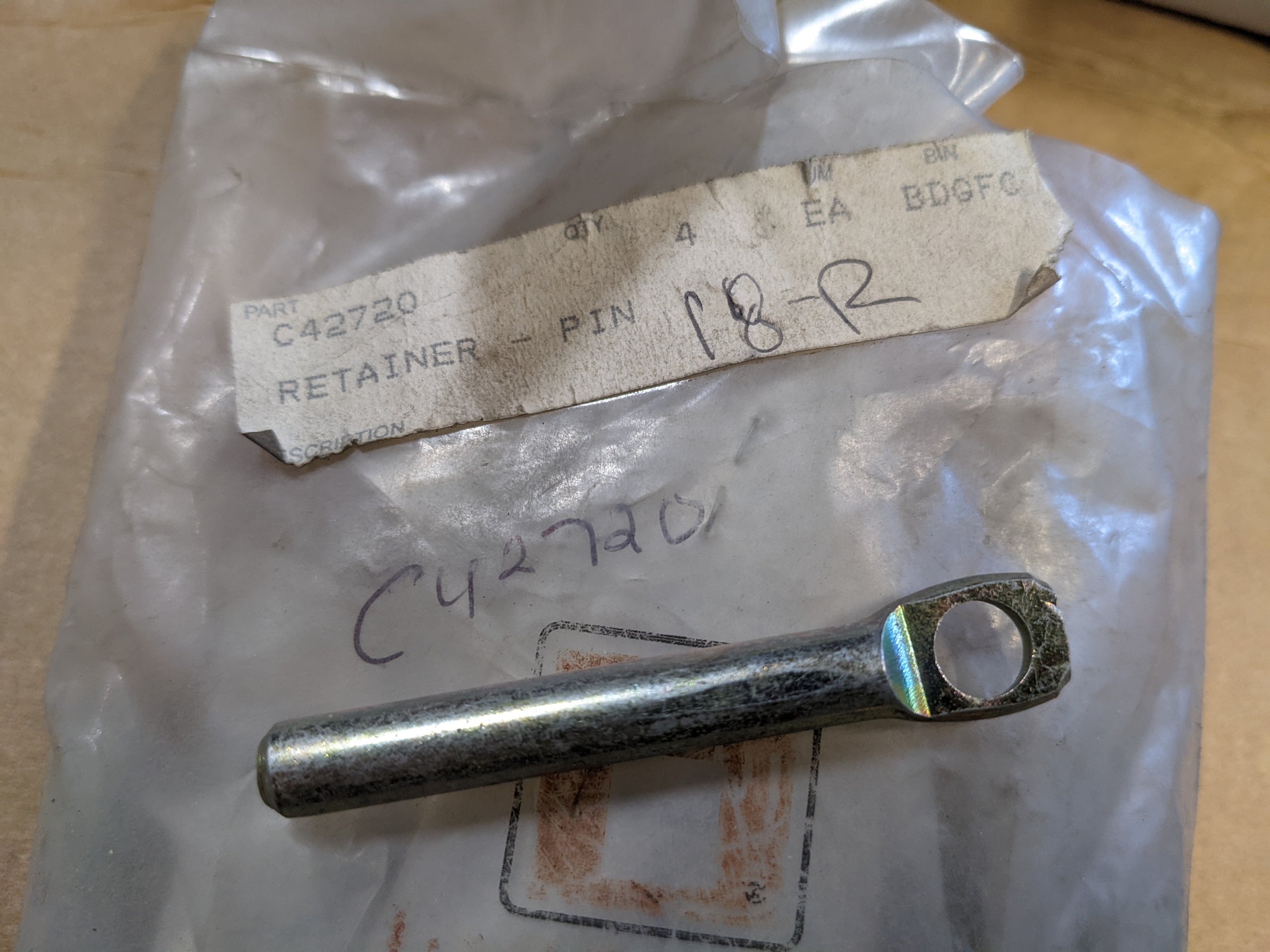 C42720 RETAINER - PIN (AQ #013473)