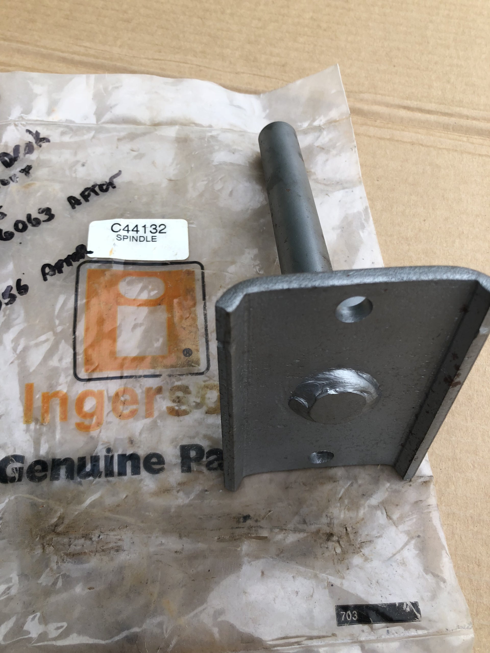 C44132 ( replaces G9021100 ) SPINDLE SHAFT - SHORT (62
