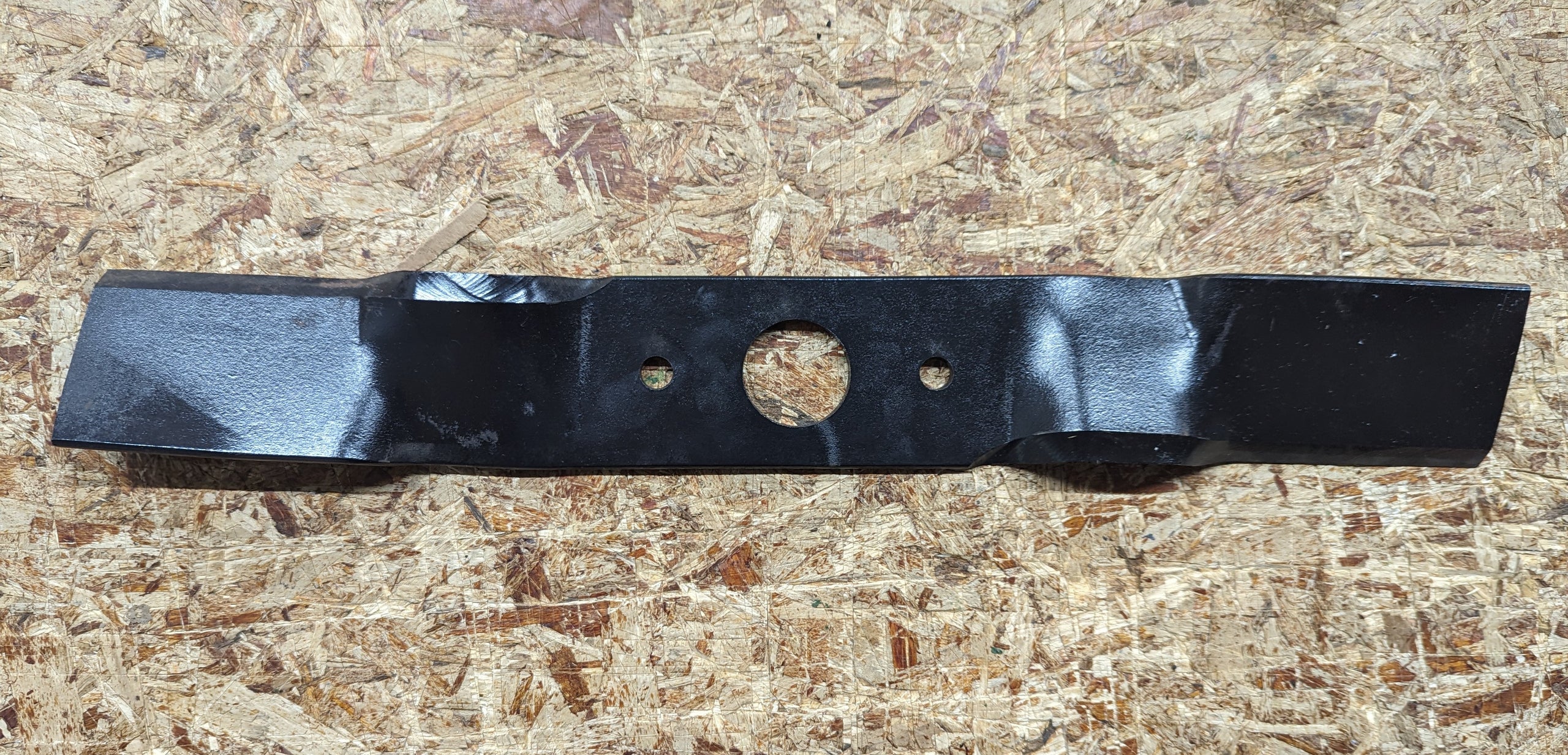C45248 ( replaces G9021224 ) BLADE - MULCHING 18.0 (MK52-2B) TWO BOLT MOUNTING