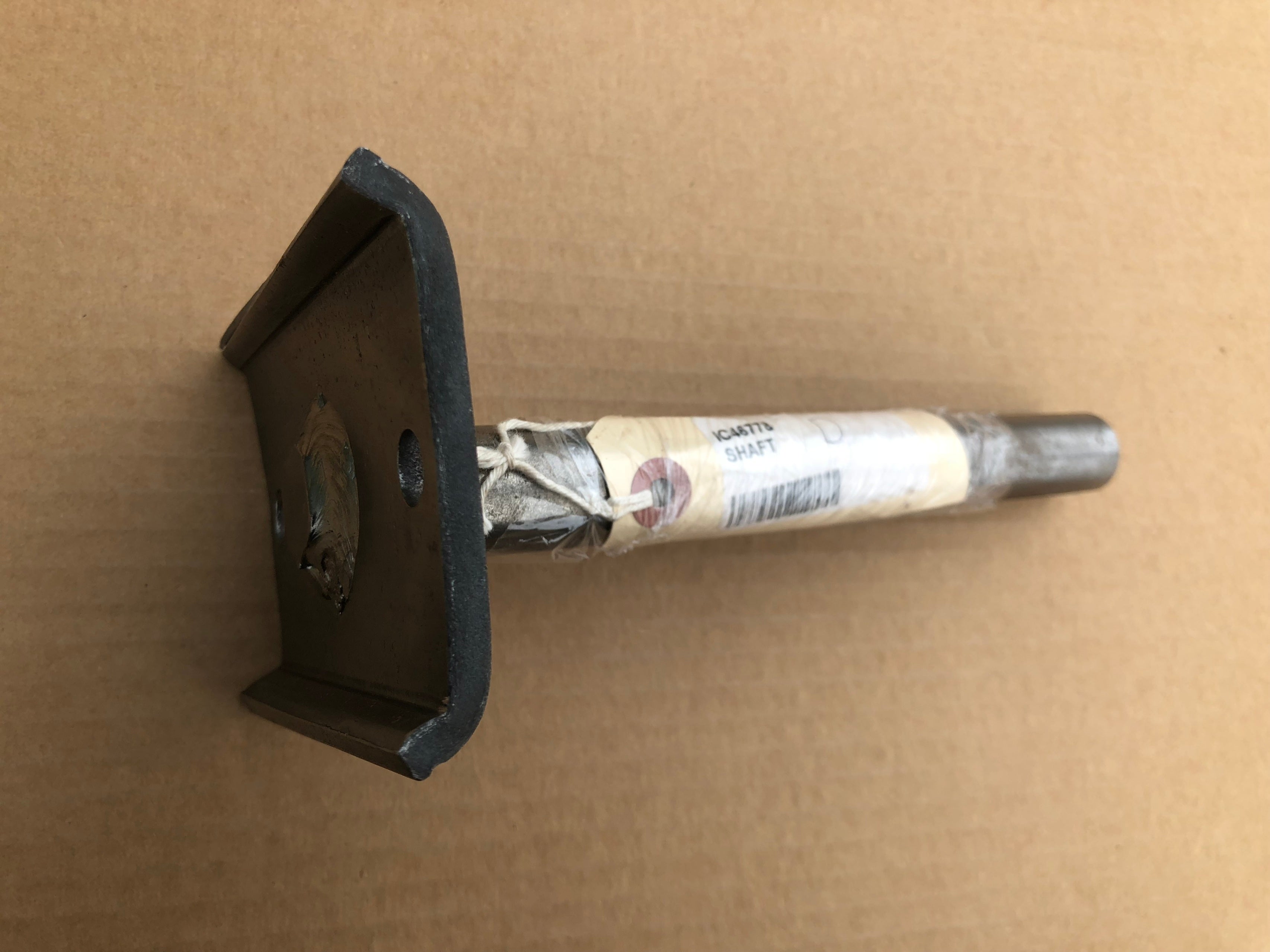 C46778 SPINDLE SHAFT - LONG - 2 BOLT