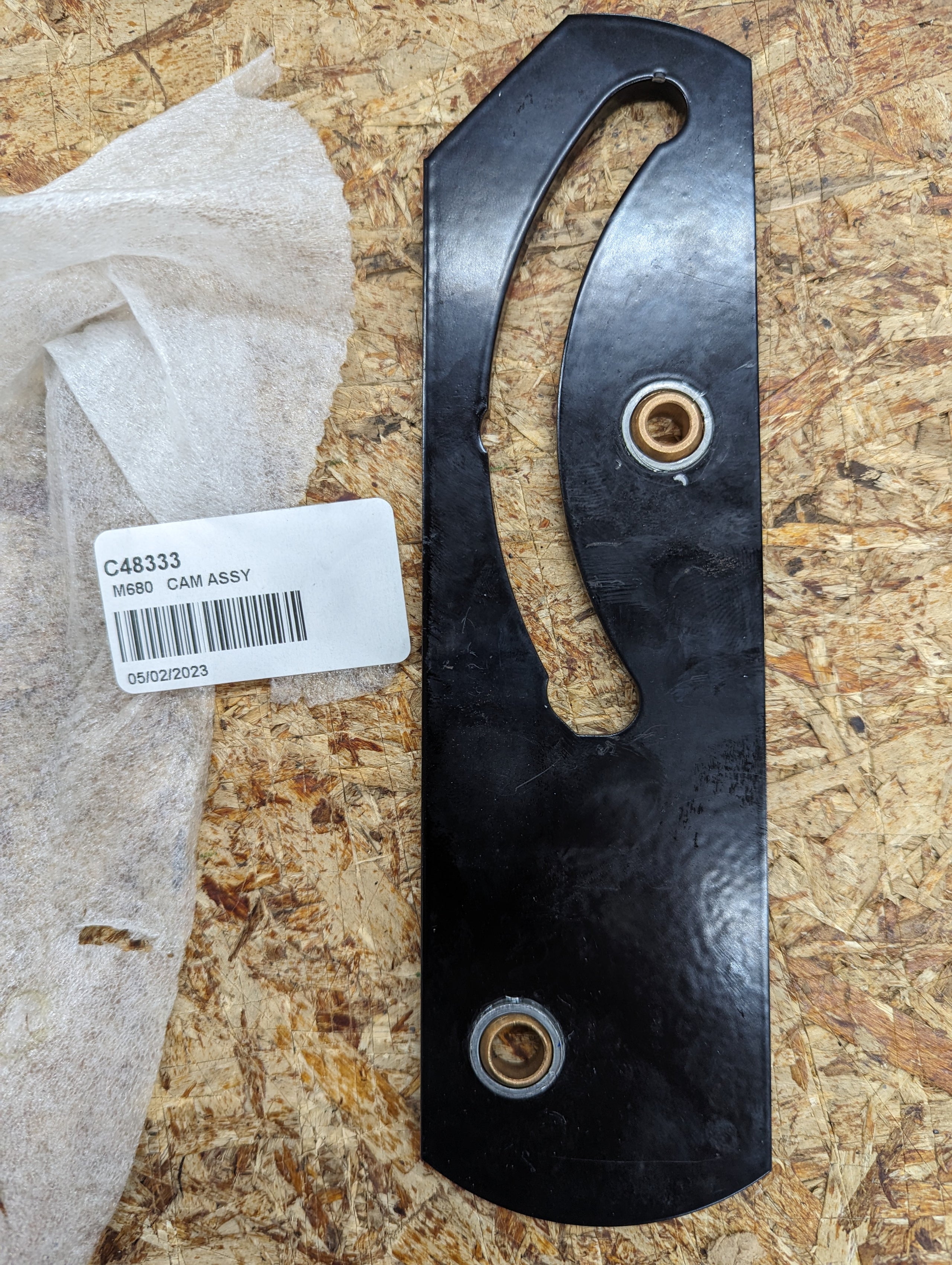 C48333 CAM W/BUSHINGS