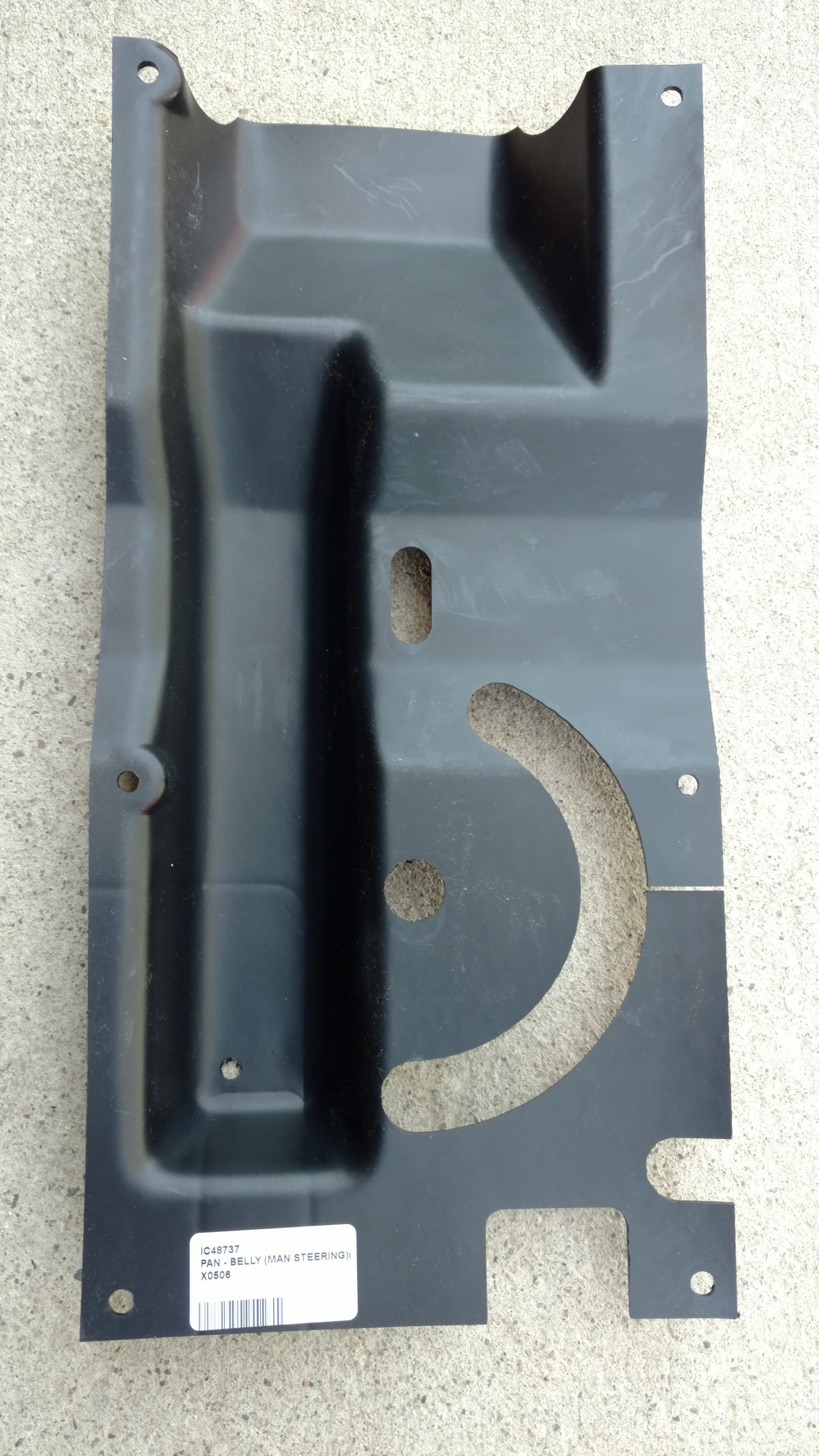 C48737 - BELLY PAN (MANUAL STEERING) C31369