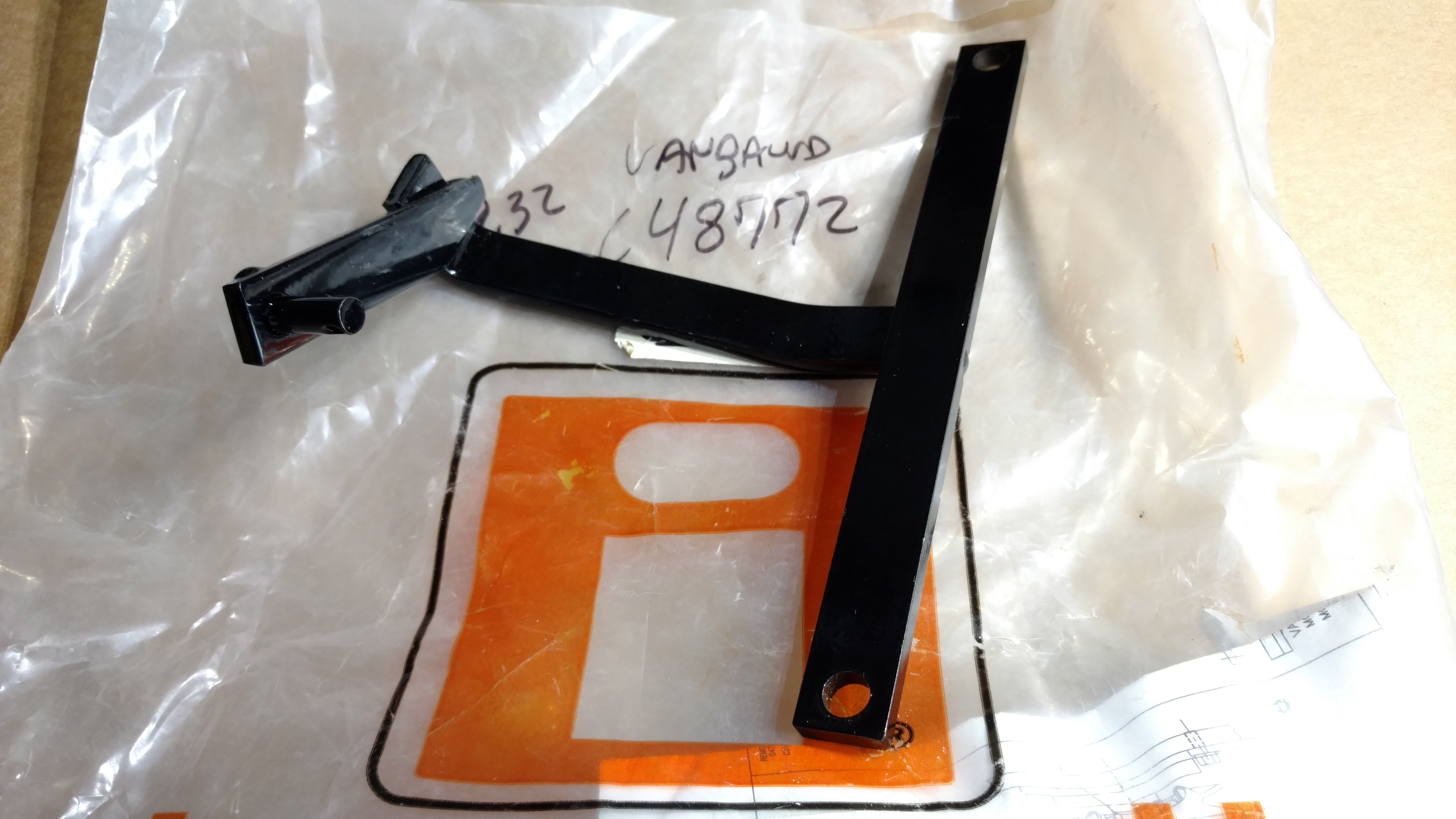 C48772 - ANTI-ROTATION BRACKET VANGAURD