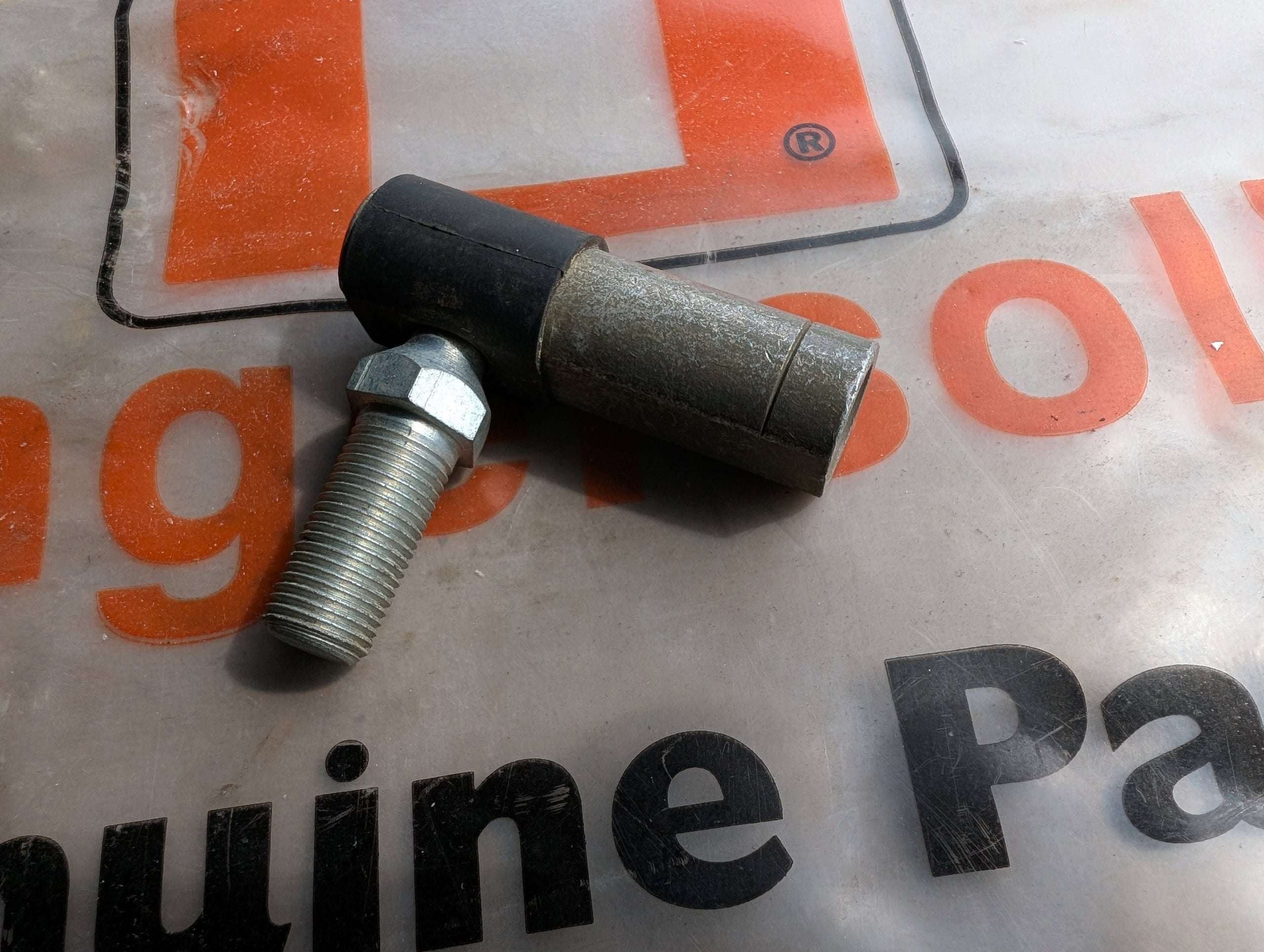 C13605 BALL JOINT / TIE ROD  1/2