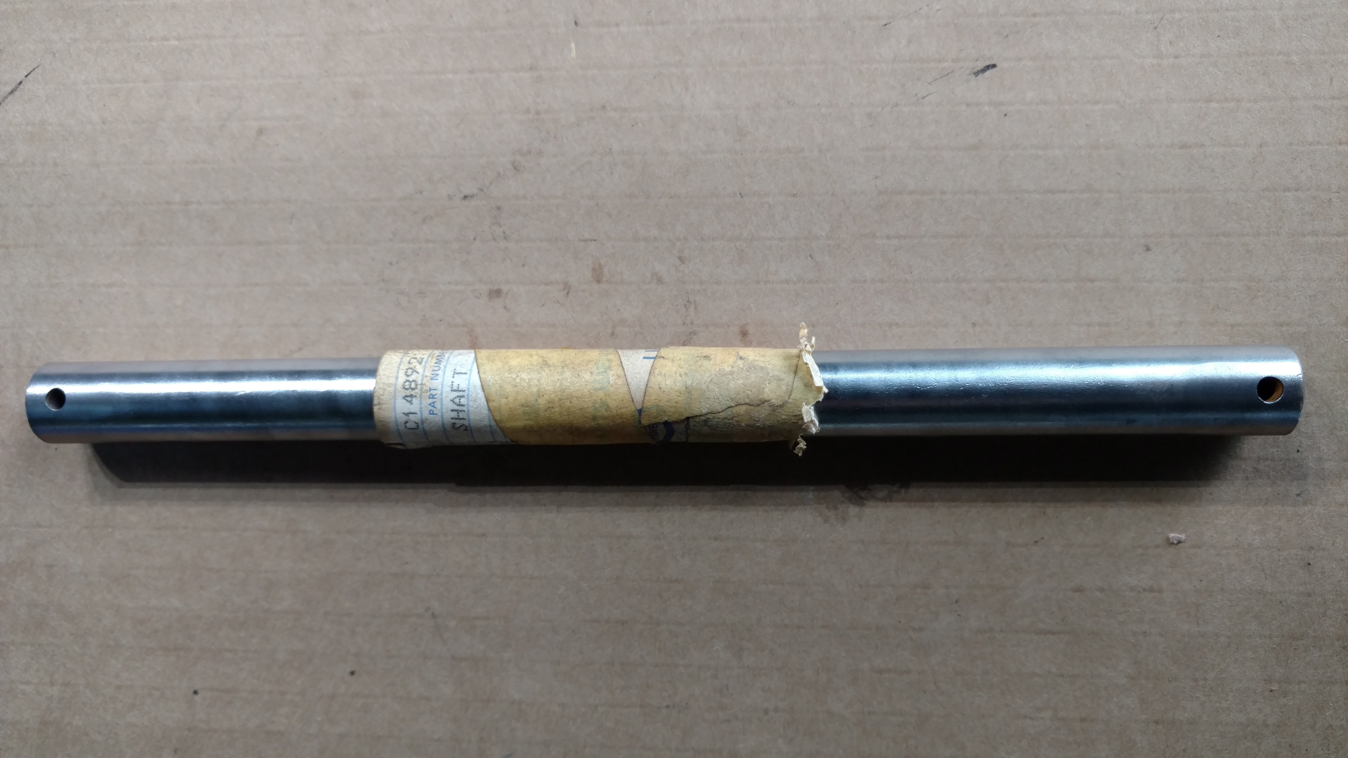 C14892 SHAFT - REAR ROLLER