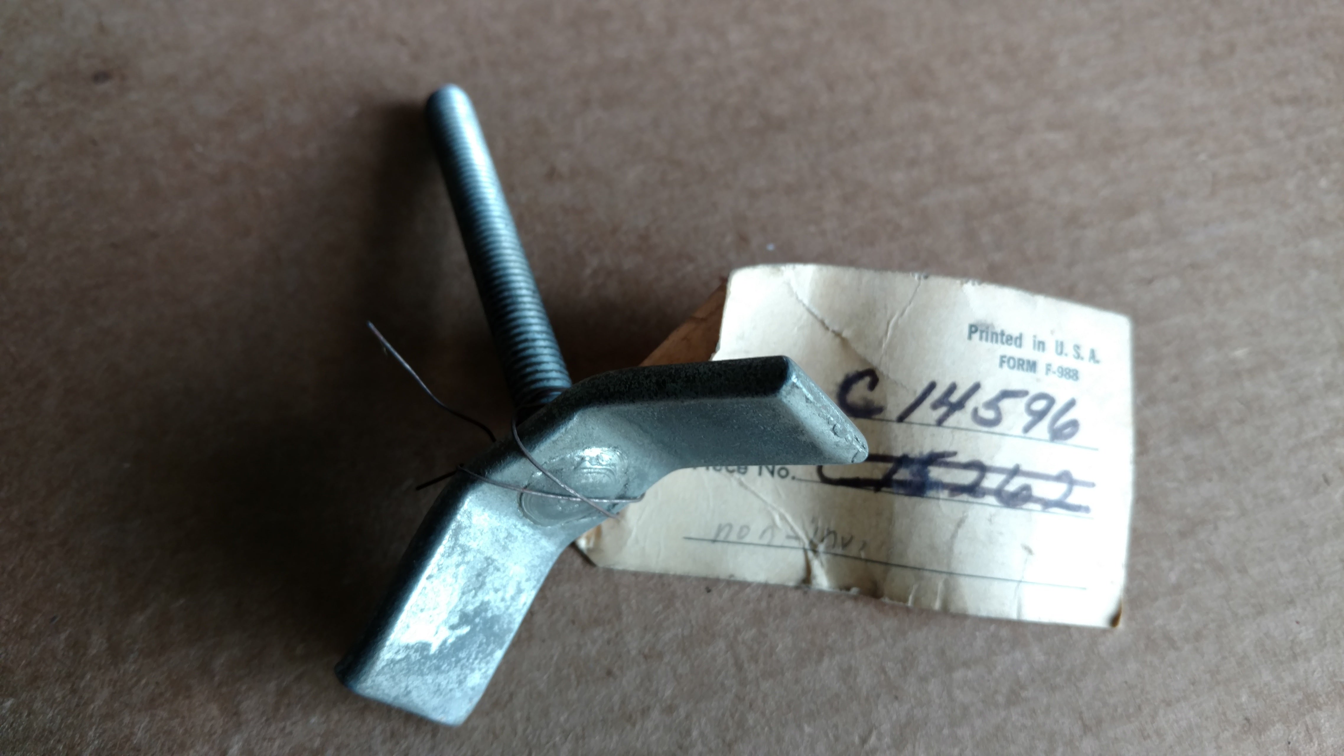C14596 SCREW