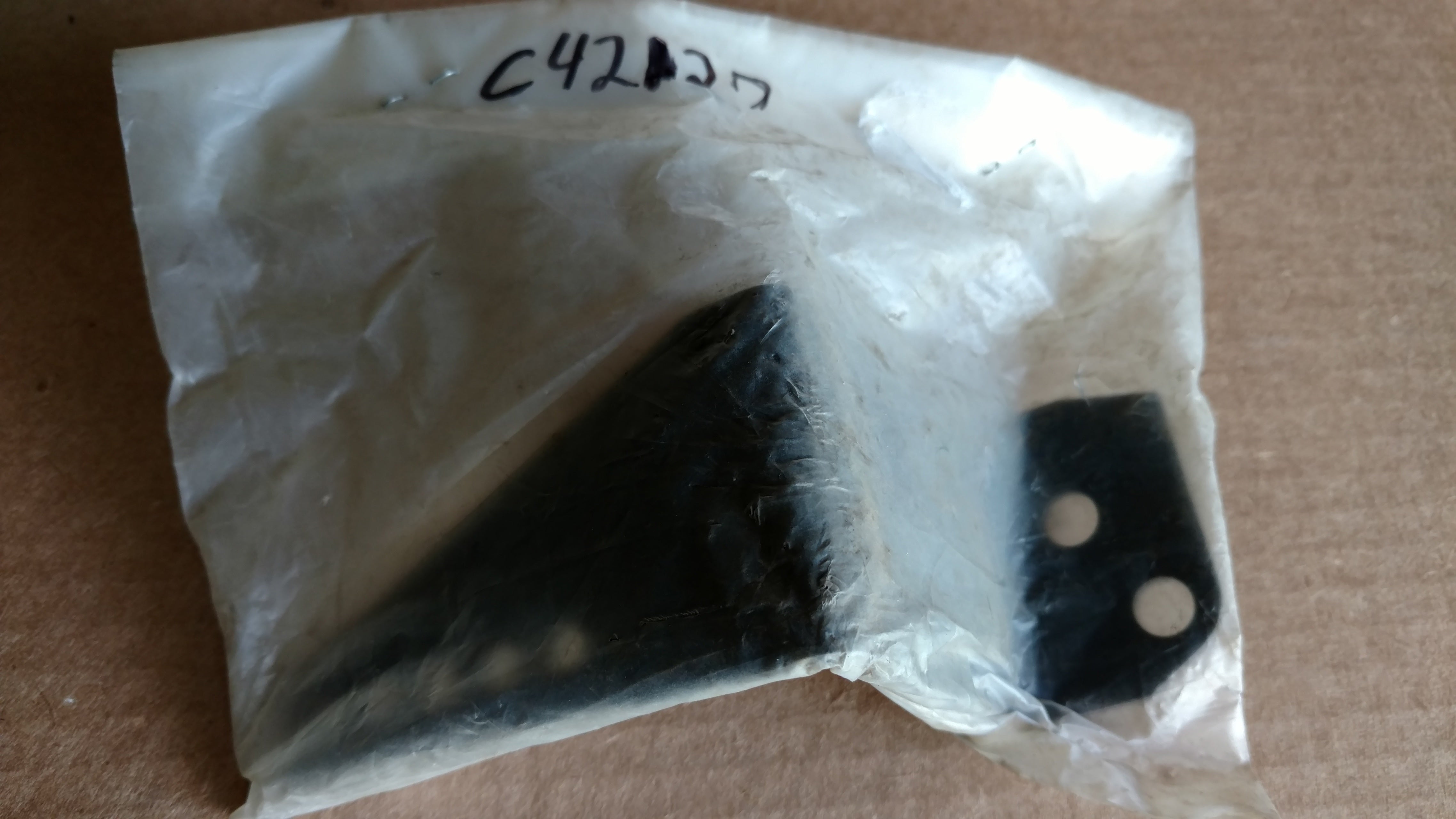 C42127 BRACKET - IDLER EXTENSION NOMA 300700