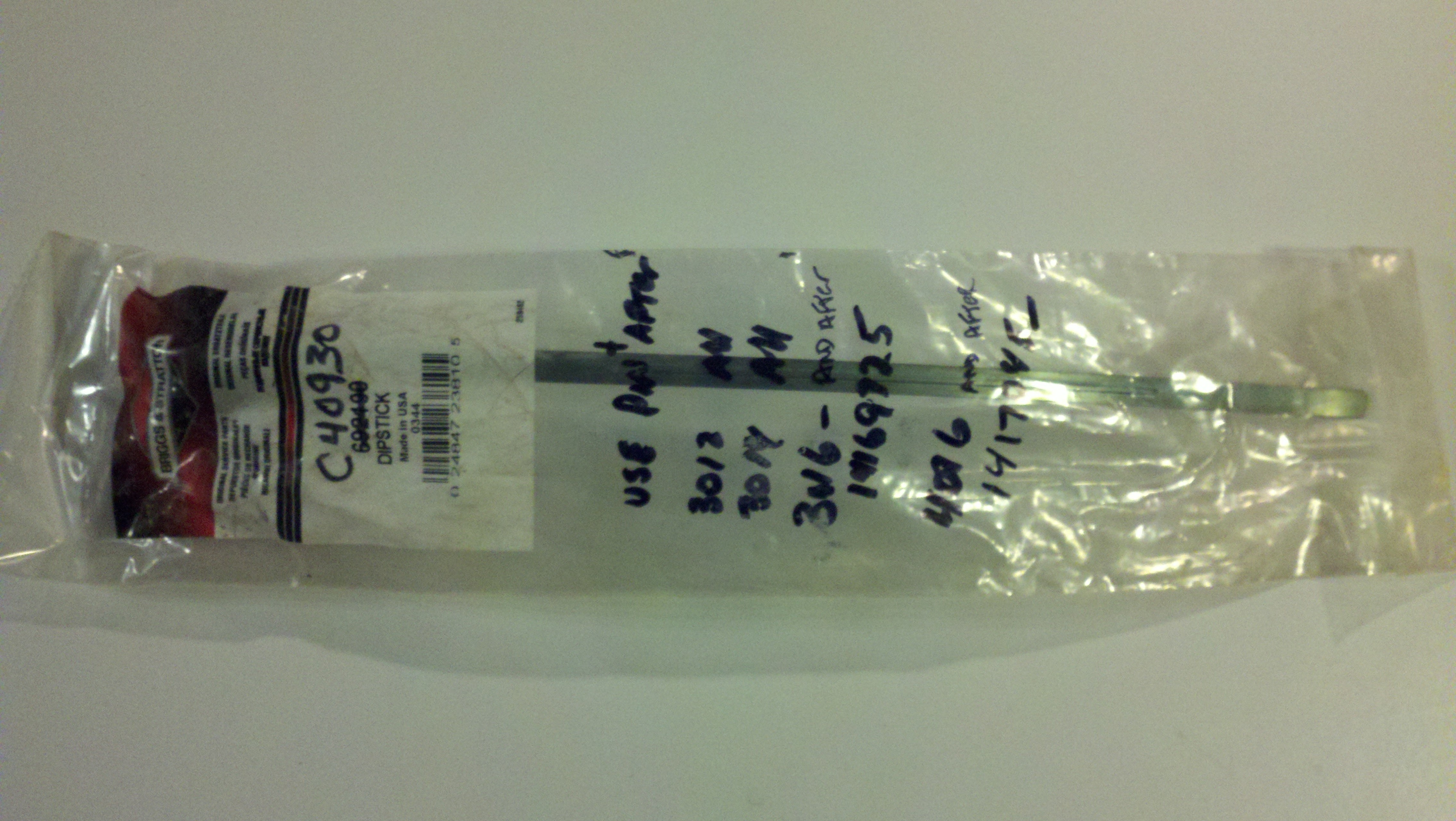 C40930 DIPSTICK - OIL B/S  807977