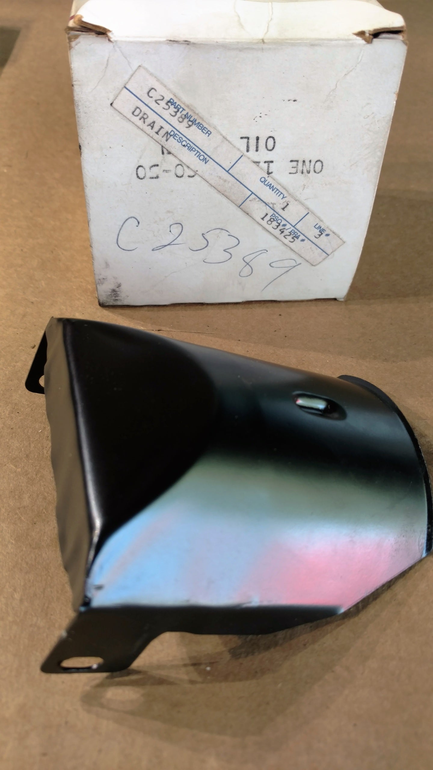 C25389 OIL DRAIN COVER - ONAN 1522-0360-50
