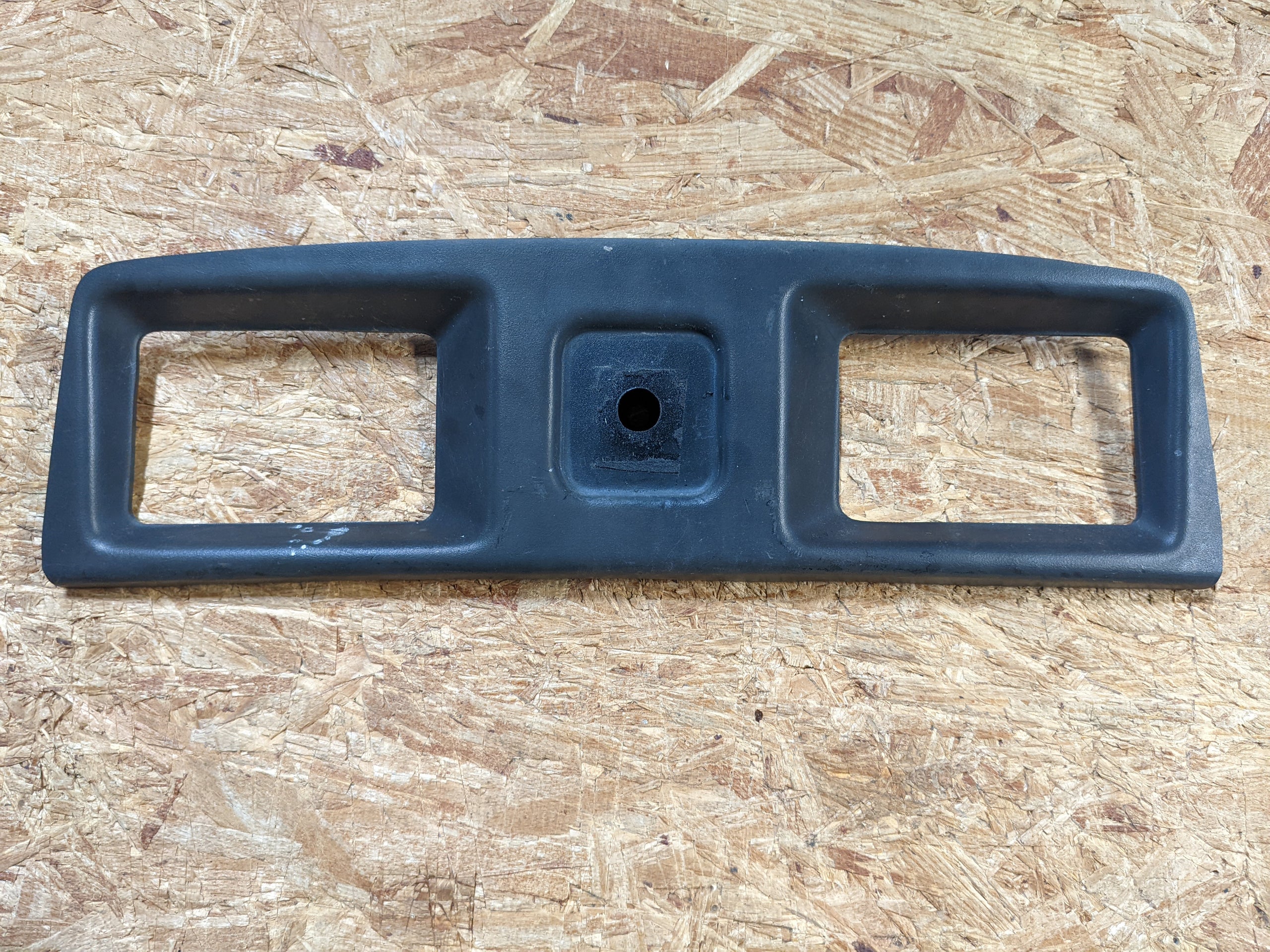C31366 USED SHROUD - HEADLIGHT