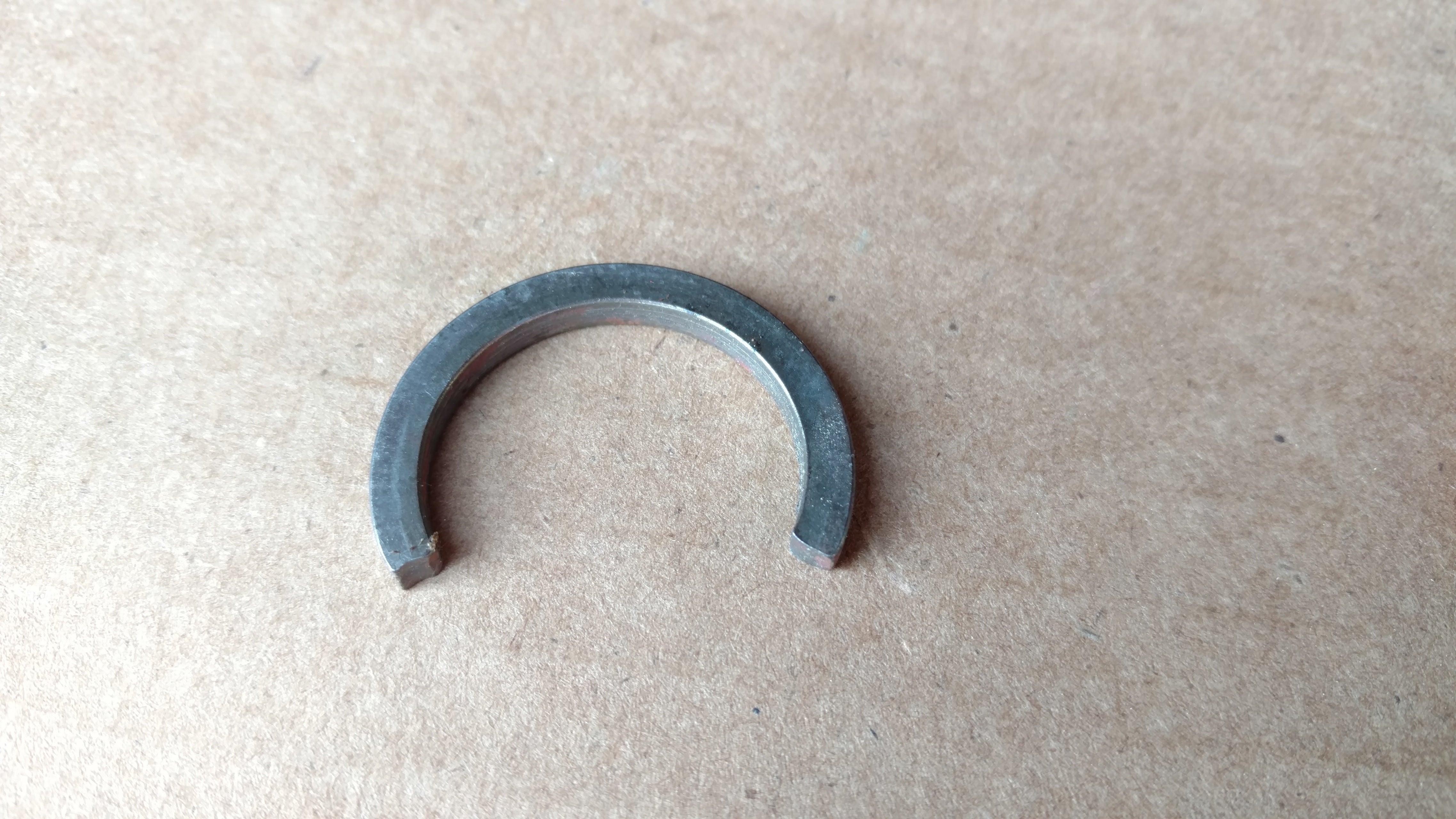 C26342 USED RING - RETAINING 