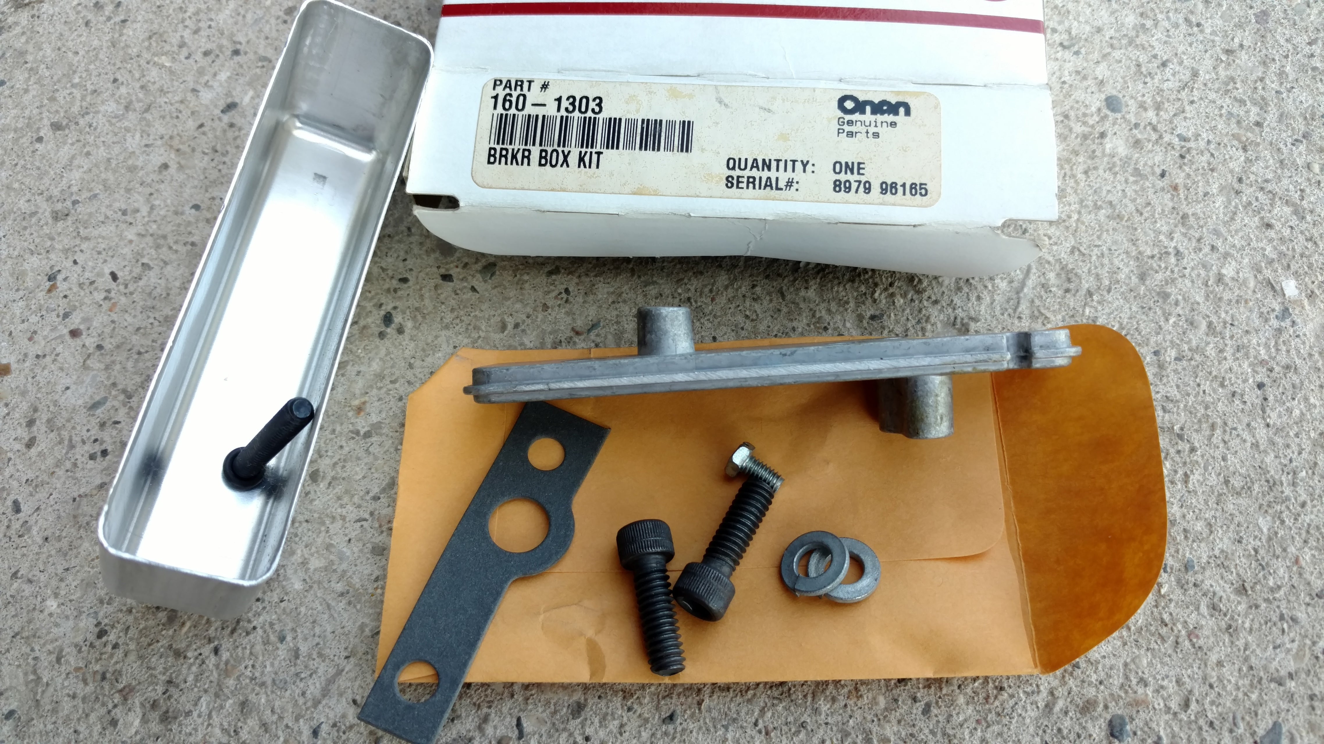 C29990 ONAN #160-1303` ASSY - BOX